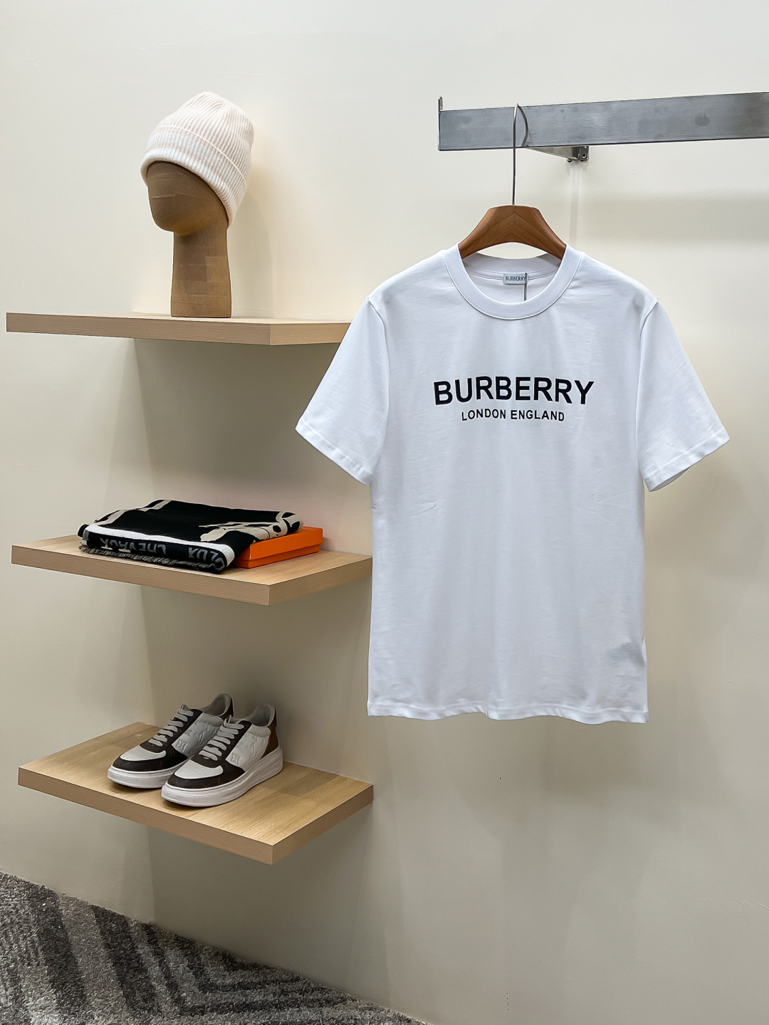 BURBE圆领短袖T恤品牌经典 立体双层胶印字母LOGO压花工艺官方同步  高版本 高品质时尚个性  百