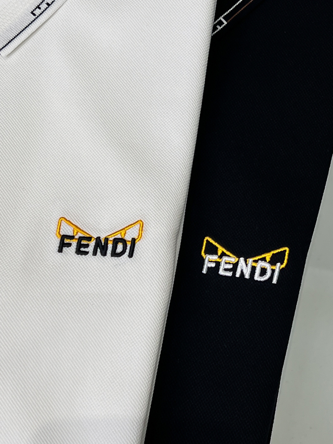 ✨FENDI 2026春夏最新，官网最新款男士短袖翻领Polo衫，高端定制进口珠地棉面料 穿着舒适、胸前