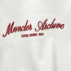 Moncl26ss春夏新品Moncler美式艺术签名系列圆领短袖T恤,,正面艺术签名品牌Logo+“Mo Moncl26ss春夏新品Moncler美式艺术签名系列圆领短袖T恤,,正面艺术签名品牌Logo+“Mo