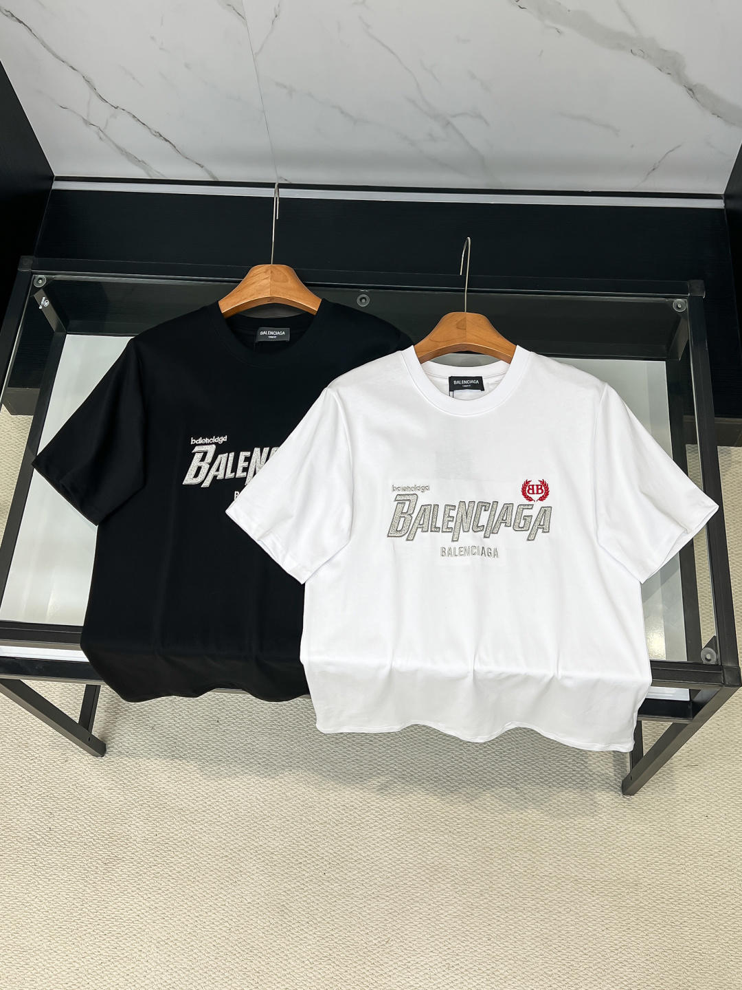 BALE-经典刺绣圆领短袖定制面料刺绣工艺走线清晰原单定制1:1线条流畅而细腻手感质感更佳 不易变形 保