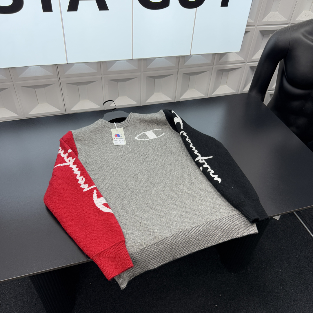 &mdash;&mdash;&mdash;&mdash;「爆款服饰」&mdash;&mdash;&mdash;&mdash; 💰79 冬季热销爆款网红博主推荐款⭐冠军针织毛衣 三拼色撞色袖子满印字母麒麟臂🪡三标齐全官网一致，放大看细节📷原相机实物拍摄 
颜色：图片色
尺码：L-4xl
 L（80～105斤）
XL（105～120斤）
2XL（120～140斤）
3XL（140～160斤）
4XL（160～180斤）