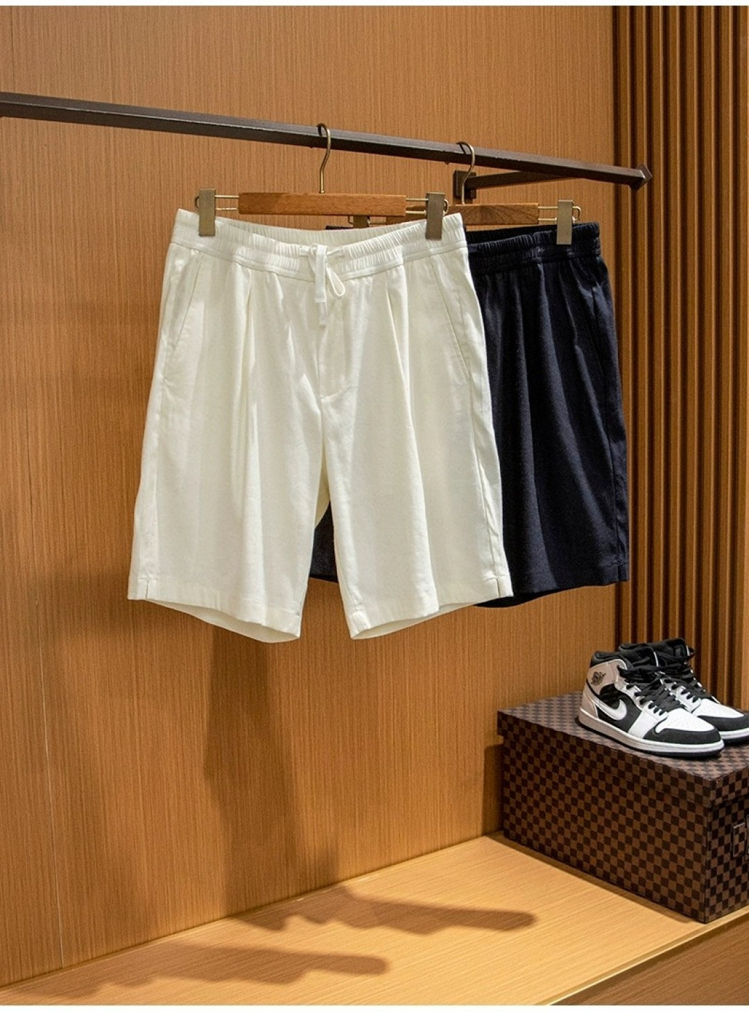 NO:132500,Armani 25s new summer five-point shorts. Original recommendation ~ simple and clean style recommendation!  Selected original linen fabrics. The logo logo stripes are classic and restrained and stylish. The style is still basic and comprehensive. The upper body is crisp and stylish. The upper body has excellent effect!  !  !  Code number M-3XL/29-36 (/140 jin recommended L), Armani, shorts, alexander wang19860909阿玛尼 25s新款夏季五分短裤.原单推荐～简单干净款式推荐！精选原版亚麻面料.标志logo条纹经典内敛有格调,版型上依旧是基础合体剪裁 上身挺括有型.上身效果绝佳！！！码数M-3XL/29-36（/140斤建议L）,,armani,shorts,alexander wang,Men's clothing