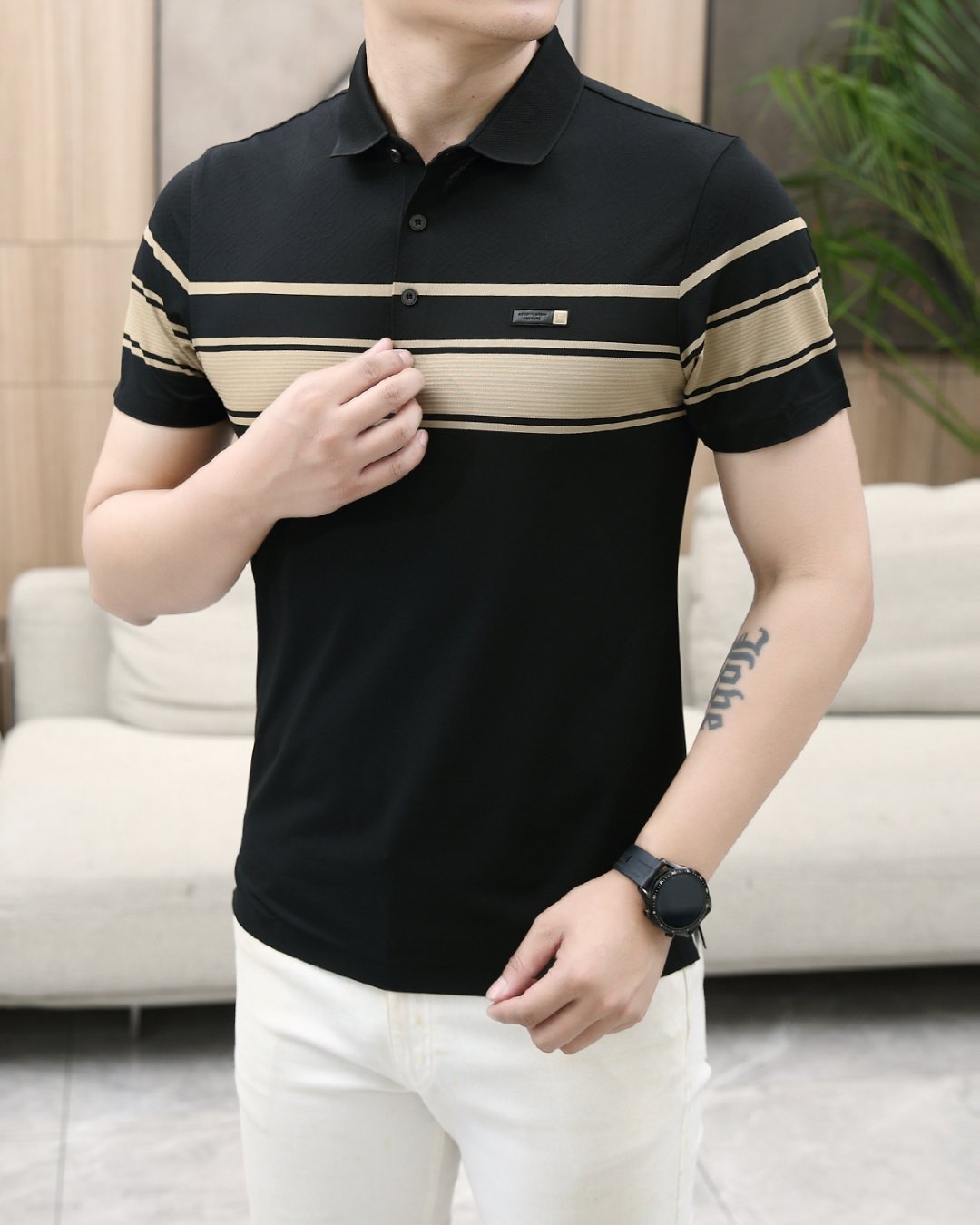 NO:133563,Burberry, a new summer men's POLO... neither monotonous nor complex, just showing the taste... Customers provide customized double mercerized bead flooring fabrics, comfortable, sweat-absorbing and breathable, the fabric presents simple and elegant temperament, full and three-dimensional! Standard cut Every detail is a reflection of counter synchronization... Code number M-3XL, burberry, alexander wang19860909巴宝莉 夏季新款男士POLO……既不单调也不复杂 恰到好处的展现品味…………客供定制双丝光珠地棉面料 舒适吸汗透气根本不在话下 面料呈现简约优雅气质 饱满立体!标准裁剪 每一处细节都是柜台同步的体现..码数M-3XL,,burberry,alexander wang,Men's clothing