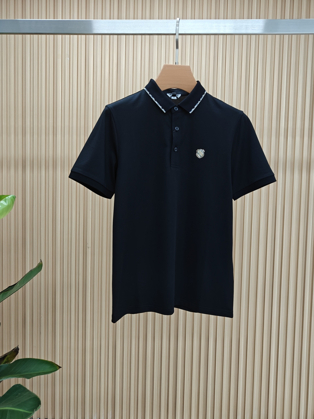 NO:469322,High-quality Armani 2025 spring and summer counter latest top mercerized bead floor short-sleeved polo shirt lapel T-shirt high-end customization and avant-garde design!  Heavy craft design, high-end customized fabric, soft feel, comfortable to wear, exquisite counter-level car line, fine workmanship, invincible and handsome upper body effect!  A must-have item for handsome men!  Number of size M-3XL (178 140 catties wear L slim fit maximum wear 190 catties), Armani, T-shirt, tees, t-shirt, alexander wang19860909高品质 阿玛尼 2025春夏专柜最新款顶级丝光珠地短袖polo衫翻领T恤 高端订制 设计前卫！重工艺设计 高端订制面料.手感柔软.穿着舒适.专柜级别精致车线.做工精细.上身效果无敌帅气！型男必备单品！码数M-3XL（178 140斤穿L修身 最大穿190斤）,,armani,T-shirt,tees，t-shirt,alexander wang,Men's clothing