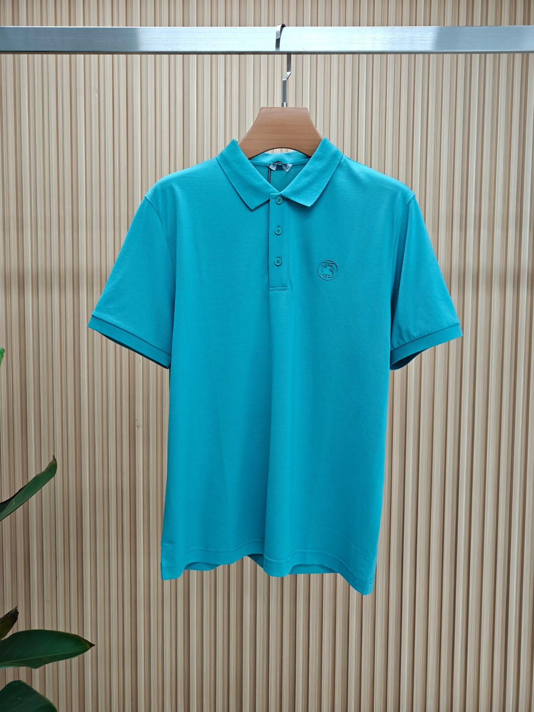 NO:469315,High-quality Burberry 2025 spring and summer counter latest top mercerized beaded short-sleeved polo shirt lapel T-shirt high-end customization and avant-garde design!  Heavy craft design, high-end customized fabric, soft feel, comfortable to wear, exquisite counter-level car line, fine workmanship, invincible and handsome upper body effect!  A must-have item for handsome men!  M-3XL (178 140 catties wear L slim fit maximum wear 190 catties), burberry, T-shirt, tees, t-shirt, alexander wang19860909高品质 巴宝莉 2025春夏专柜最新款顶级丝光珠地短袖polo衫翻领T恤 高端订制 设计前卫！重工艺设计 高端订制面料.手感柔软.穿着舒适.专柜级别精致车线.做工精细.上身效果无敌帅气！型男必备单品！码数M-3XL（178 140斤穿L修身 最大穿190斤）,,burberry,T-shirt,tees，t-shirt,alexander wang,Men's clothing