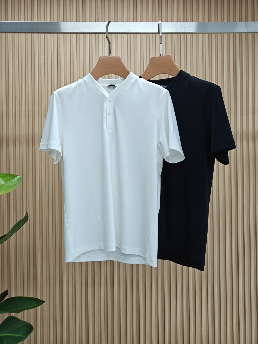 NO:469131,It is luxury to the extreme. Customized Chinese style T-shirt. The first nude cotton fabric is used. Three-dimensional tailoring. It seems simple to lift the temperament in seconds. Exquisite wiring. It looks like a customization. Cooling black technology. Tested 3℃ lower than ordinary cotton. M-3XL 110 catties-jin full coverage, tees, t-shirt, alexander wang19860909素到极致便是奢侈 定制中国风T恤 首用裸感棉面料｜ 立体剪裁｜看似简单上身秒提气质 精致走线｜抬手转身都像量身定制 降温黑科技｜实测比普通棉低3℃  M-3XL 110斤-斤全覆盖,,tees，t-shirt,alexander wang,Men's clothing