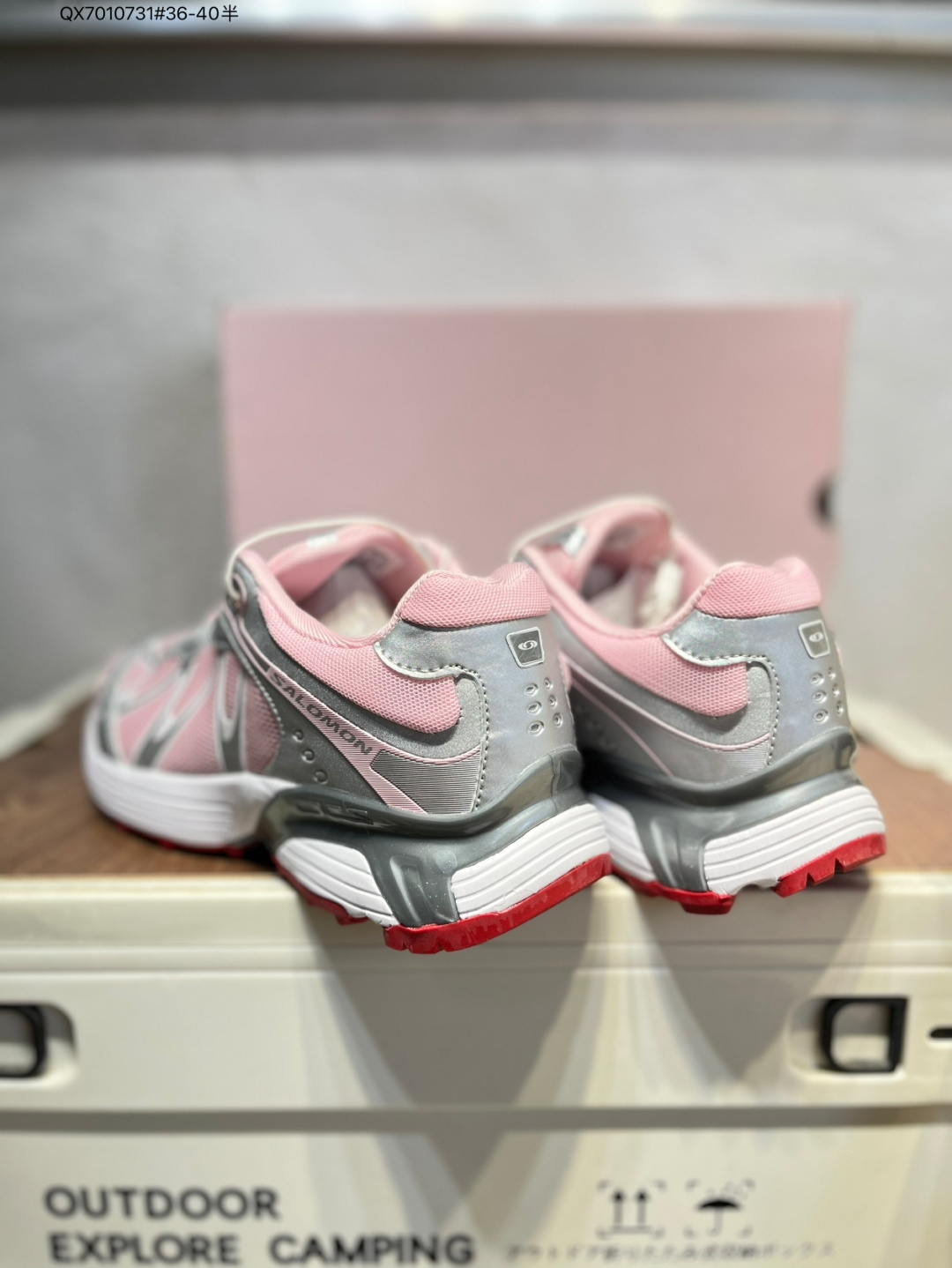 💰160(原200降价)
SALOMON萨洛蒙 XT-WHISPER 时尚 舒适減震防滑耐磨 低帮跑步鞋鞋面采用SENSIFIT贴合技术 全方位贴合包裹脚型 鞋跟部鞋底牵引设计 提供强大的抓地性能 更适应野外崎岖不平的道路 其3D ADVANCED CHASSIS底盘 材料轻量大化 钉齿设计更具稳定性、防护性 鞋底易磨损区运用CONTAGRIP高耐磨材料 应对城市硬质路面长距离跑考验478463 QX7010731#36-40半