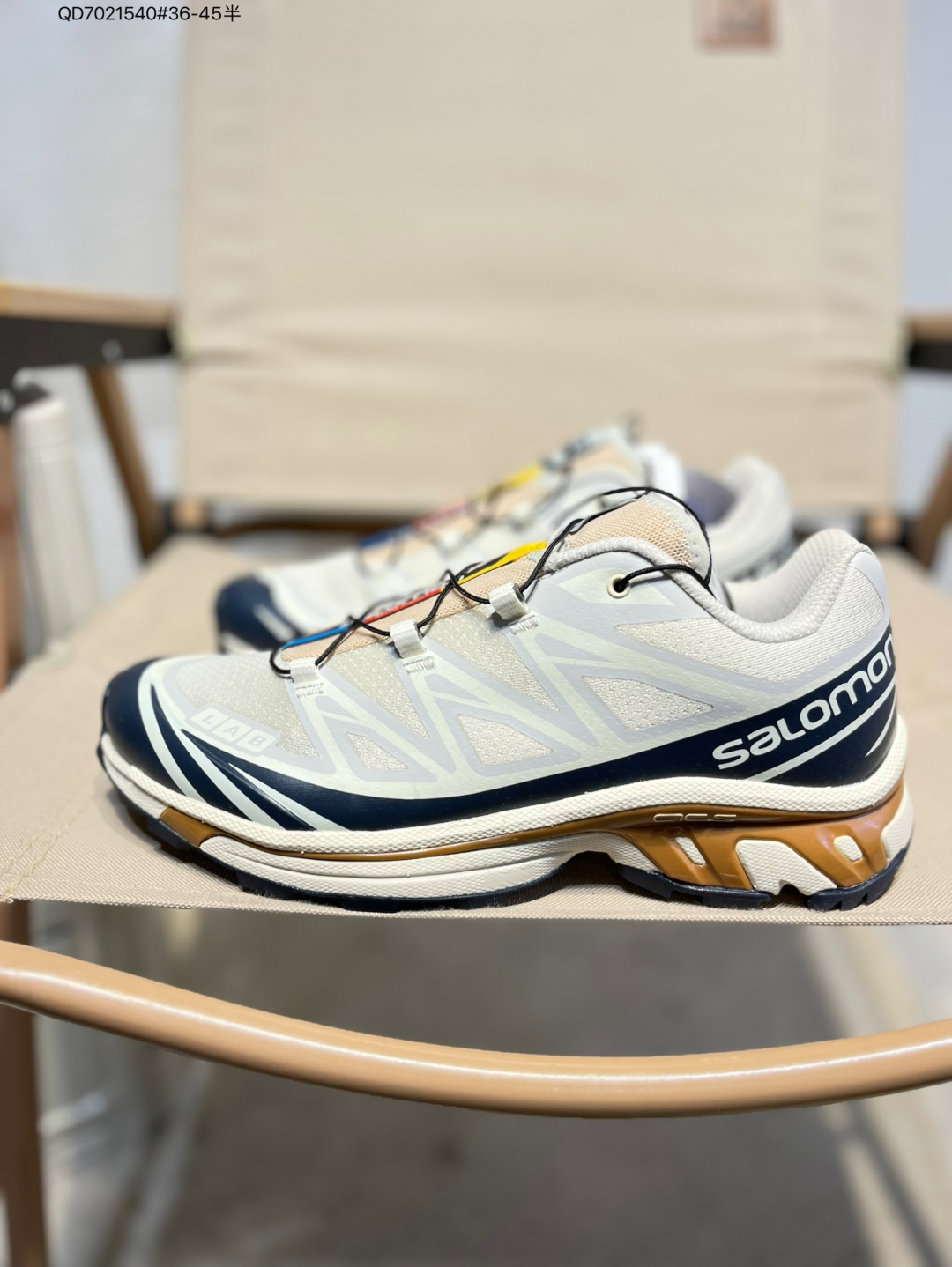 💰230
Salomon XA PRO XT-6 EXPANSE 萨洛蒙户外越野跑鞋 鞋面采用SENSIFIT贴合技术 全方位贴合包裹脚型 鞋跟部鞋底牵引设计 提供强大的抓地性能 更适应野外崎岖不平的道路 其3D ADVANCED CHASSIS底盘 材料轻量大化 钉齿设计更具稳定性、防护性 鞋底易磨损区运用CONTAGRIP高耐磨材料 应对城市硬质路面长距离跑考验475731 QD7021540#36-45半