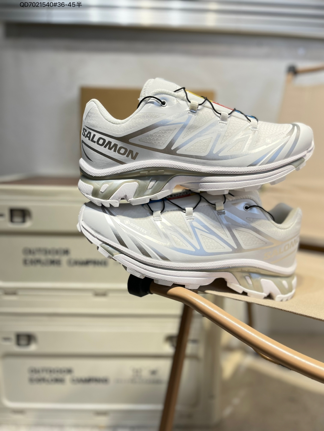 💰230
Salomon XA PRO XT-6 EXPANSE 萨洛蒙户外越野跑鞋 鞋面采用SENSIFIT贴合技术 全方位贴合包裹脚型 鞋跟部鞋底牵引设计 提供强大的抓地性能 更适应野外崎岖不平的道路 其3D ADVANCED CHASSIS底盘 材料轻量大化 钉齿设计更具稳定性、防护性 鞋底易磨损区运用CONTAGRIP高耐磨材料 应对城市硬质路面长距离跑考验475731 QD7021540#36-45半
