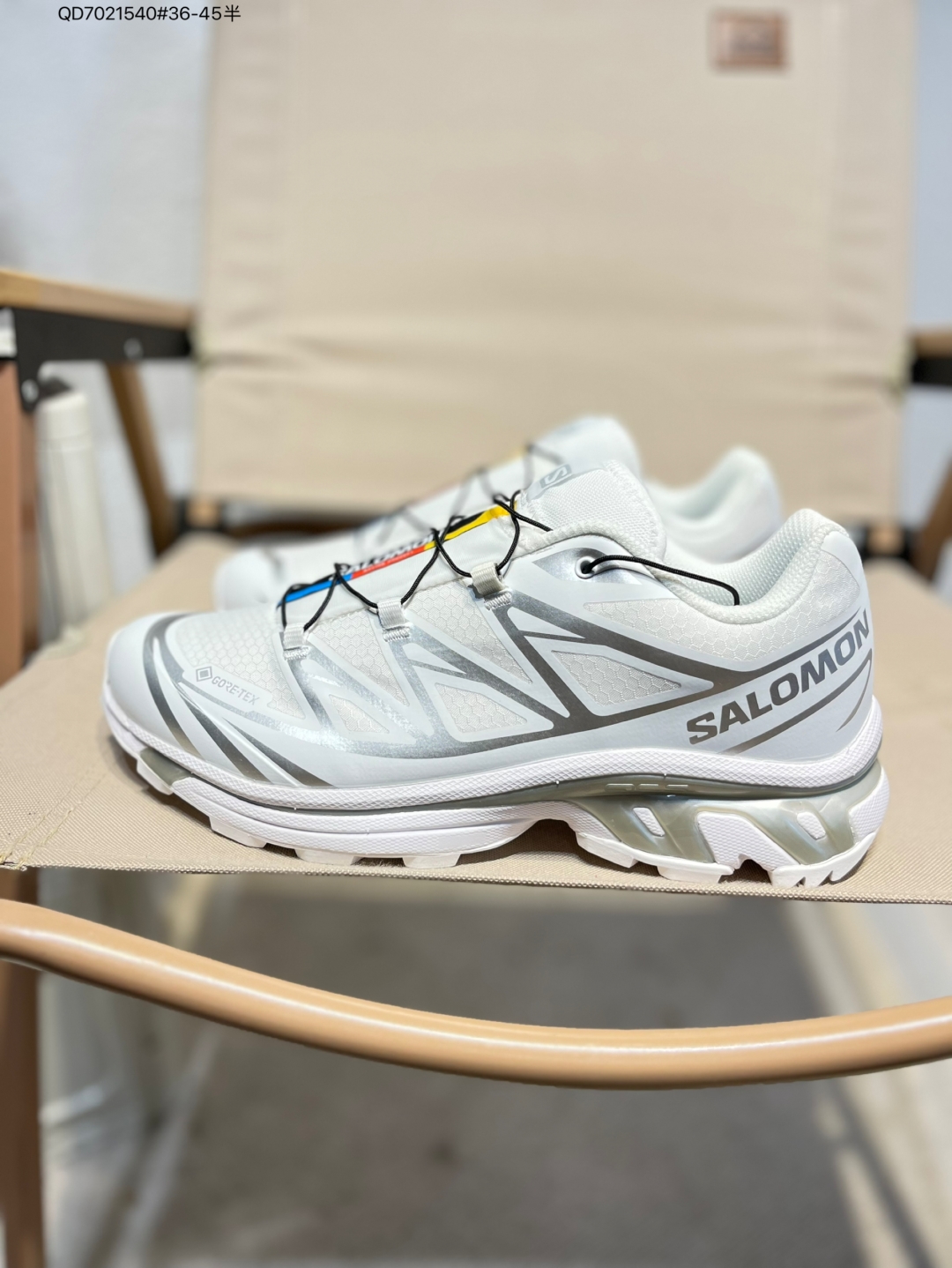 💰230
Salomon XA PRO XT-6 EXPANSE 萨洛蒙户外越野跑鞋 鞋面采用SENSIFIT贴合技术 全方位贴合包裹脚型 鞋跟部鞋底牵引设计 提供强大的抓地性能 更适应野外崎岖不平的道路 其3D ADVANCED CHASSIS底盘 材料轻量大化 钉齿设计更具稳定性、防护性 鞋底易磨损区运用CONTAGRIP高耐磨材料 应对城市硬质路面长距离跑考验475731 QD7021540#36-45半