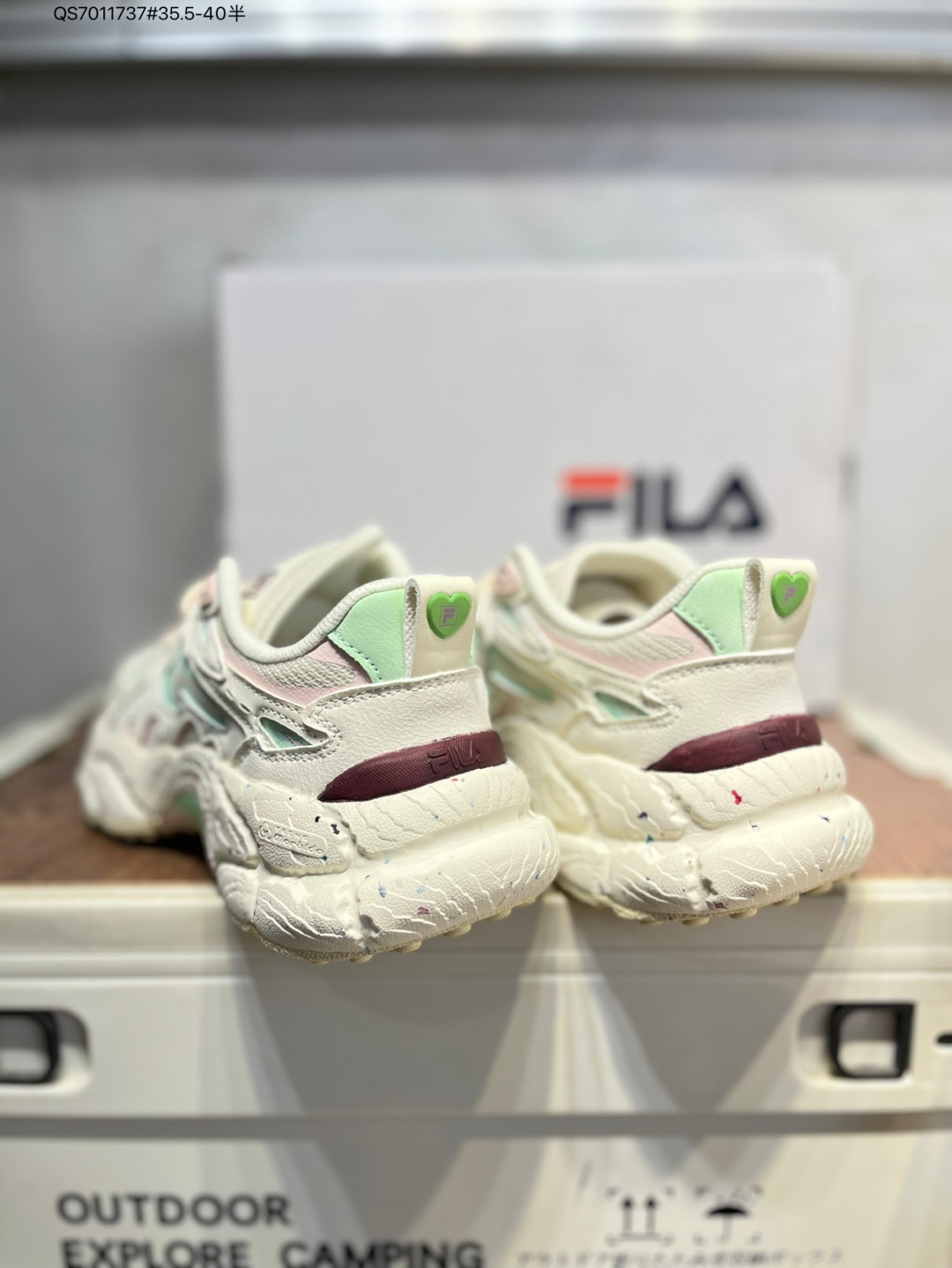 💰150
Fila Fusion 斐乐 潮牌低帮运动休闲鞋
FILAFUSION主要以时尚运动文化 
跨界联名为主 结合当下广受欢迎的滑板街篮
棒球、骑行等时尚运动 
运用拼接、解构、撞色等设计元素和色彩美学带来强烈的色彩冲击感
呈现新的潮流运动视觉面貌F12W521119FCF QS7011737#35.5-40半