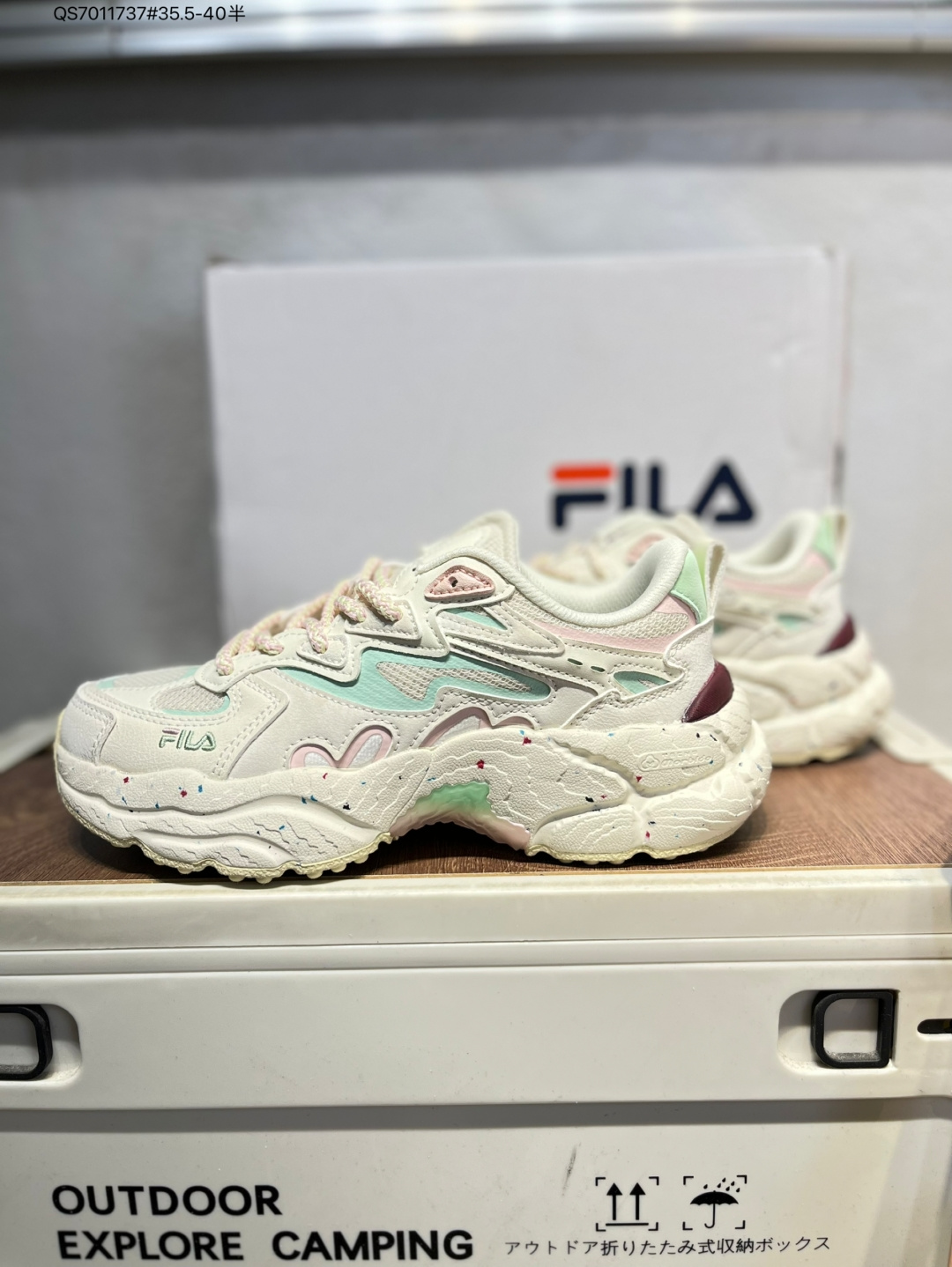 💰150
Fila Fusion 斐乐 潮牌低帮运动休闲鞋
FILAFUSION主要以时尚运动文化 
跨界联名为主 结合当下广受欢迎的滑板街篮
棒球、骑行等时尚运动 
运用拼接、解构、撞色等设计元素和色彩美学带来强烈的色彩冲击感
呈现新的潮流运动视觉面貌F12W521119FCF QS7011737#35.5-40半