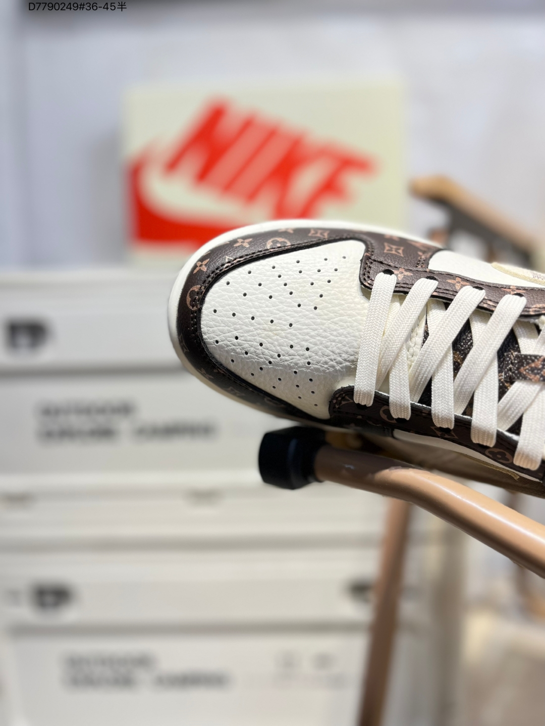 💰135
开学季福利特价❗️纯原头层版本 Nike SB Dunk Low 大厂出品 极力推荐 新配色
原装头层材料 独家版型蒸餾加工
帶來的是更好的视觉和脚感体验
大厂纯原品质出货 清洁度 
电绣工艺 皮料切割干净无任何毛边 细节完美SJ2068 D7790249#36-45半