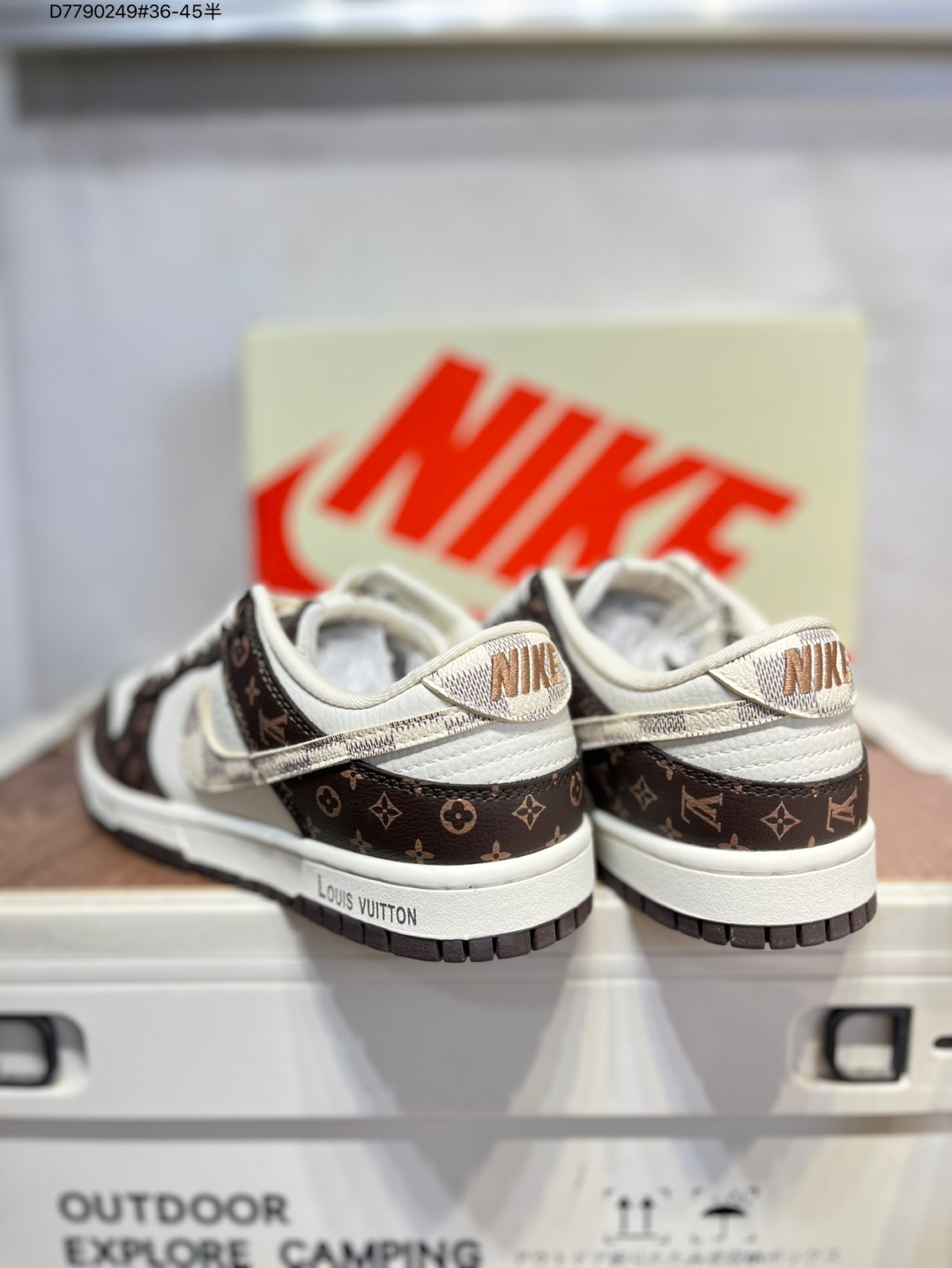 💰135
开学季福利特价❗️纯原头层版本 Nike SB Dunk Low 大厂出品 极力推荐 新配色
原装头层材料 独家版型蒸餾加工
帶來的是更好的视觉和脚感体验
大厂纯原品质出货 清洁度 
电绣工艺 皮料切割干净无任何毛边 细节完美SJ2068 D7790249#36-45半