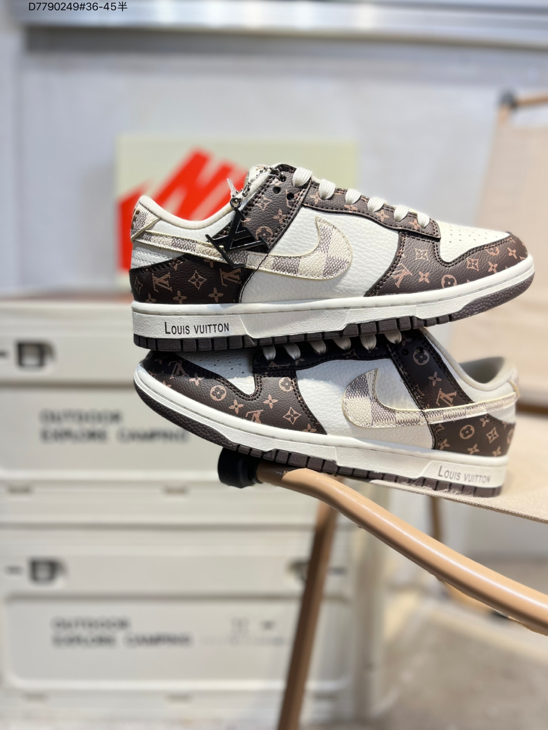 💰135
开学季福利特价❗️纯原头层版本 Nike SB Dunk Low 大厂出品 极力推荐 新配色
原装头层材料 独家版型蒸餾加工
帶來的是更好的视觉和脚感体验
大厂纯原品质出货 清洁度 
电绣工艺 皮料切割干净无任何毛边 细节完美SJ2068 D7790249#36-45半