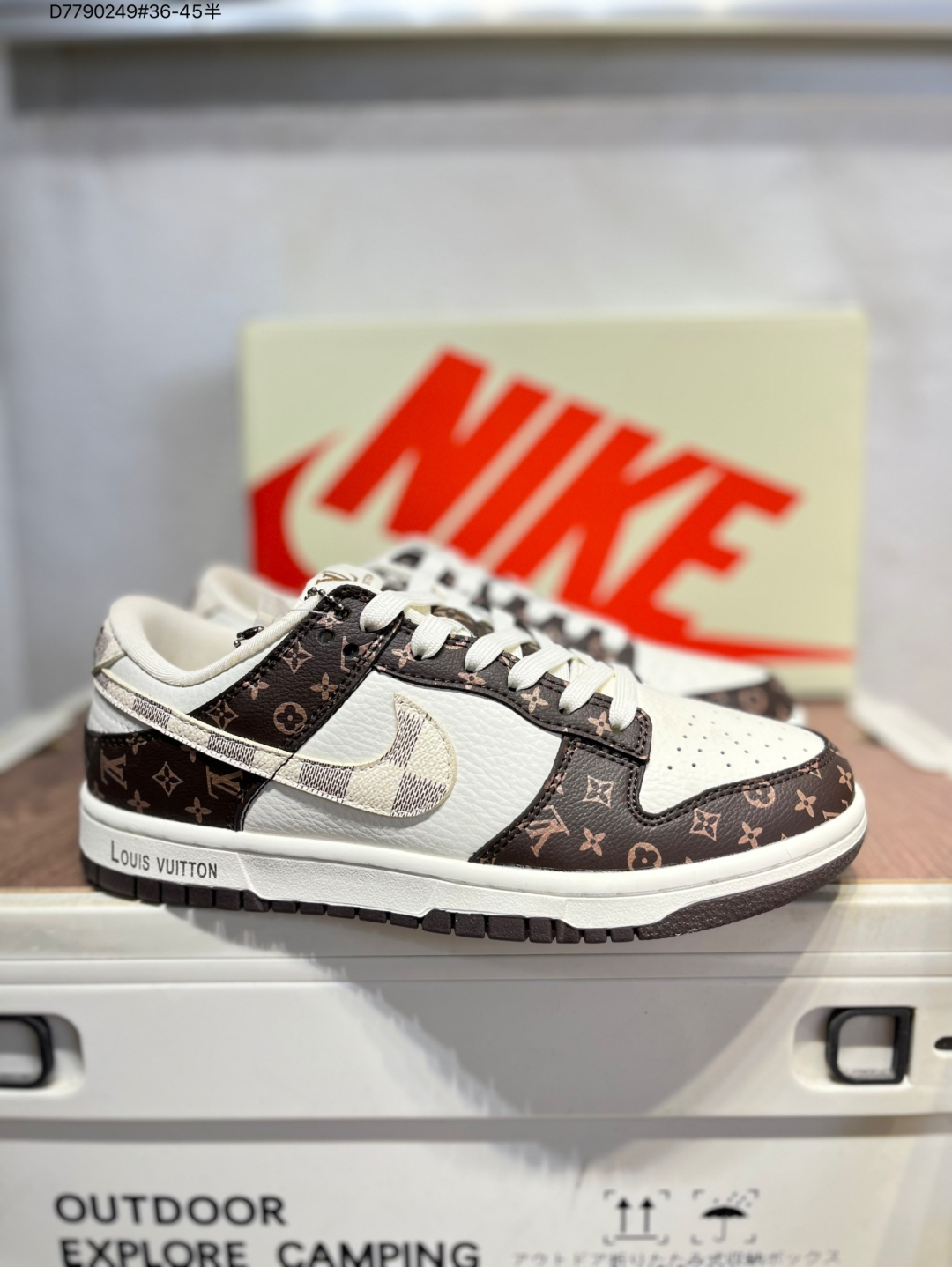 💰135
开学季福利特价❗️纯原头层版本 Nike SB Dunk Low 大厂出品 极力推荐 新配色
原装头层材料 独家版型蒸餾加工
帶來的是更好的视觉和脚感体验
大厂纯原品质出货 清洁度 
电绣工艺 皮料切割干净无任何毛边 细节完美SJ2068 D7790249#36-45半