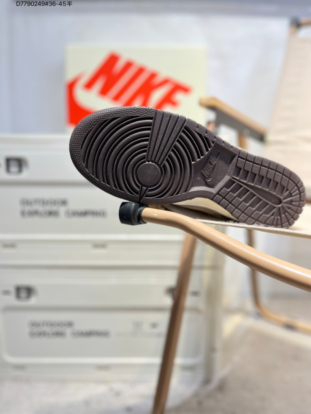 💰135
开学季福利特价❗️纯原头层版本 Nike SB Dunk Low 大厂出品 极力推荐 新配色
原装头层材料 独家版型蒸餾加工
帶來的是更好的视觉和脚感体验
大厂纯原品质出货 清洁度 
电绣工艺 皮料切割干净无任何毛边 细节完美SJ2068 D7790249#36-45半