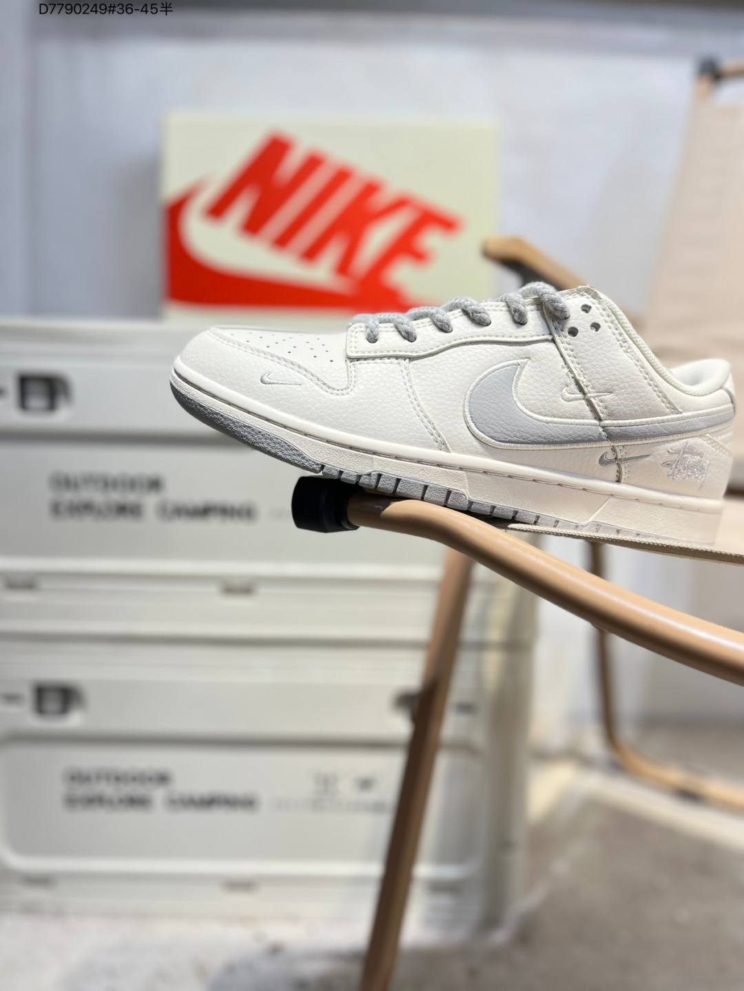 💰135
🈴️开学季福利特价❗️纯原头层版本 Nike SB Dunk Low 大厂出品 极力推荐 新配色
原装头层材料 独家版型蒸餾加工
帶來的是更好的视觉和脚感体验
大厂纯原品质出货 清洁度 
电绣工艺 皮料切割干净无任何毛边 细节完美SJ2068 D7790249#36-45半