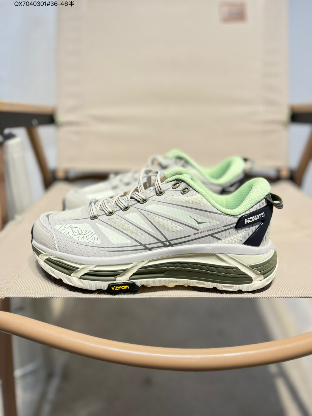 💰215
HOKA ONE ONE Mafate Speed 2 Low 轻量低帮户外越野跑鞋 户外山脉越野轻量运动跑鞋
鞋面用轻的无缝架构 鞋带用了弹性不易松脱的扁宽弹性鞋带 轻薄的TPU贴在透气的鞋面上 以前掌与中掌部分进行加宽 橡胶大底 EVA缓震鞋底用滚动平衡技术引导跑者自然步态 
货号:1126851 QX7040301#36-46半