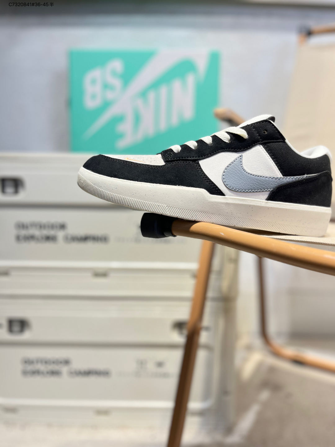 耐克Nike SB Force 58 运动滑板鞋.这是一款将前沿创新带入街头的单品,它具有硫化杯底,具有出色的耐用性和灵活性.使用柔软皮革和帆布拼接,在饰面上放置通风口,它自始至终都融入了传统篮球风格lDV5477 C7320841#36-45半