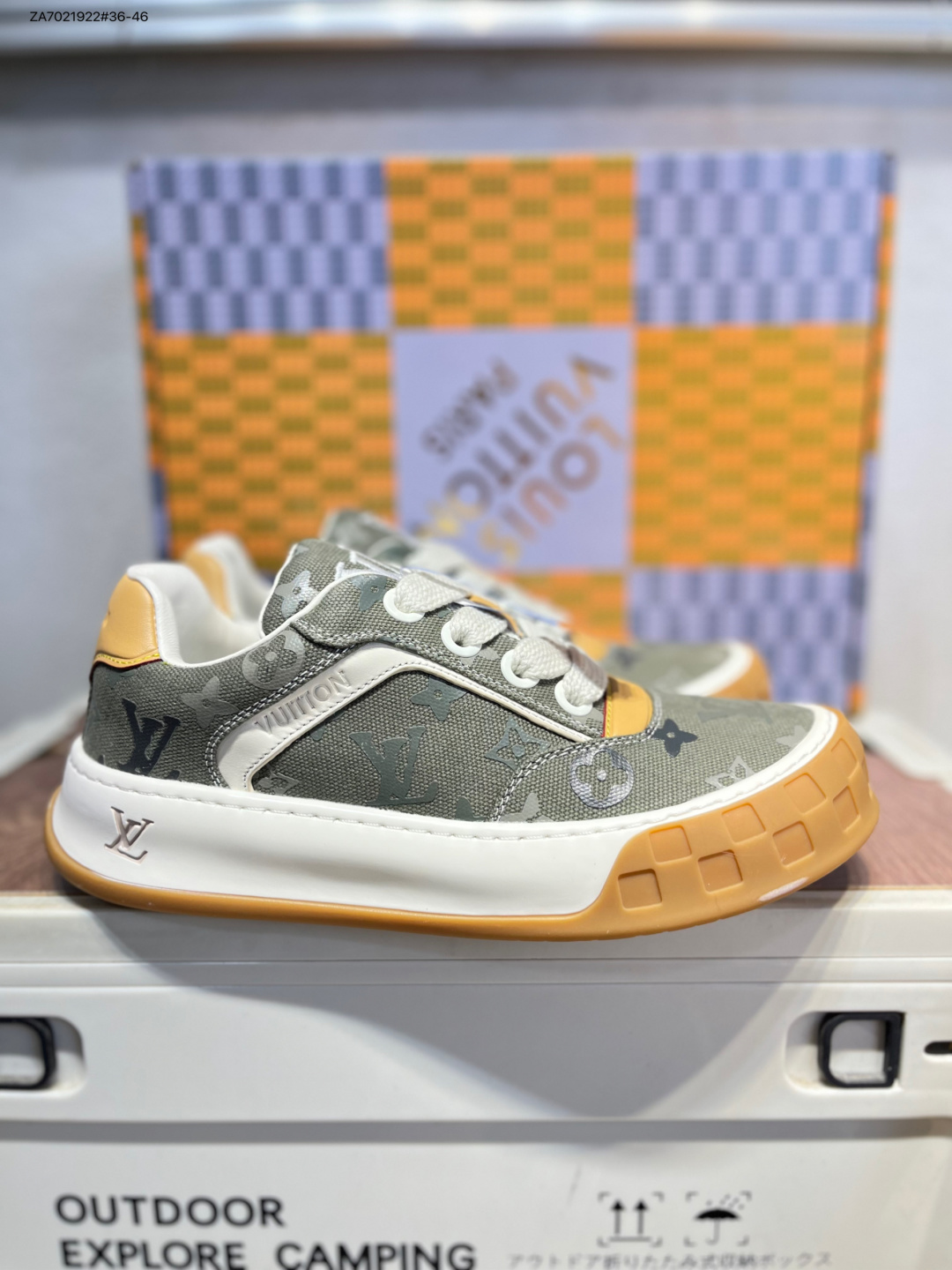 lv classic运动鞋 - lv |路易威登louis vuitton路易威登LV男鞋Classic运动鞋小牛皮字母休闲鞋白色1AHSTF 新款lv板鞋经典透气学生鞋防滑运动休闲鞋 小红书爆款户外百搭板鞋男,以光滑牛皮革塑造考究设计,可轻松融入各式造型.瞩目 LV 字母标注鞋侧,轻盈橡胶外底点缀 Vuitton 标识.素面牛皮革,鞋带,路易威登元素,橡胶外底点缀 Vuitton 标识,意大利制造.ZA7021922#36-46