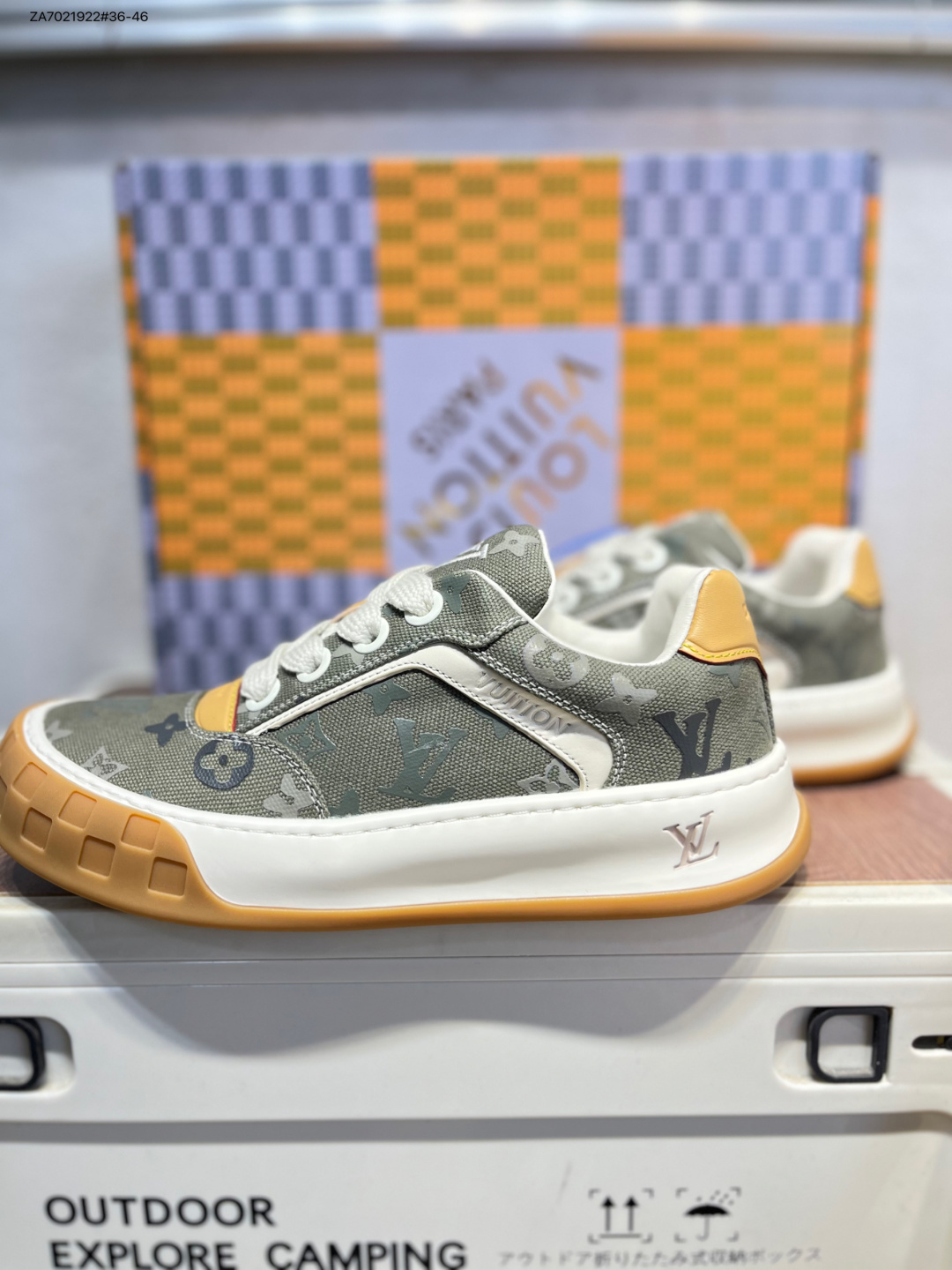 lv classic运动鞋 - lv |路易威登louis vuitton路易威登LV男鞋Classic运动鞋小牛皮字母休闲鞋白色1AHSTF 新款lv板鞋经典透气学生鞋防滑运动休闲鞋 小红书爆款户外百搭板鞋男,以光滑牛皮革塑造考究设计,可轻松融入各式造型.瞩目 LV 字母标注鞋侧,轻盈橡胶外底点缀 Vuitton 标识.素面牛皮革,鞋带,路易威登元素,橡胶外底点缀 Vuitton 标识,意大利制造.ZA7021922#36-46