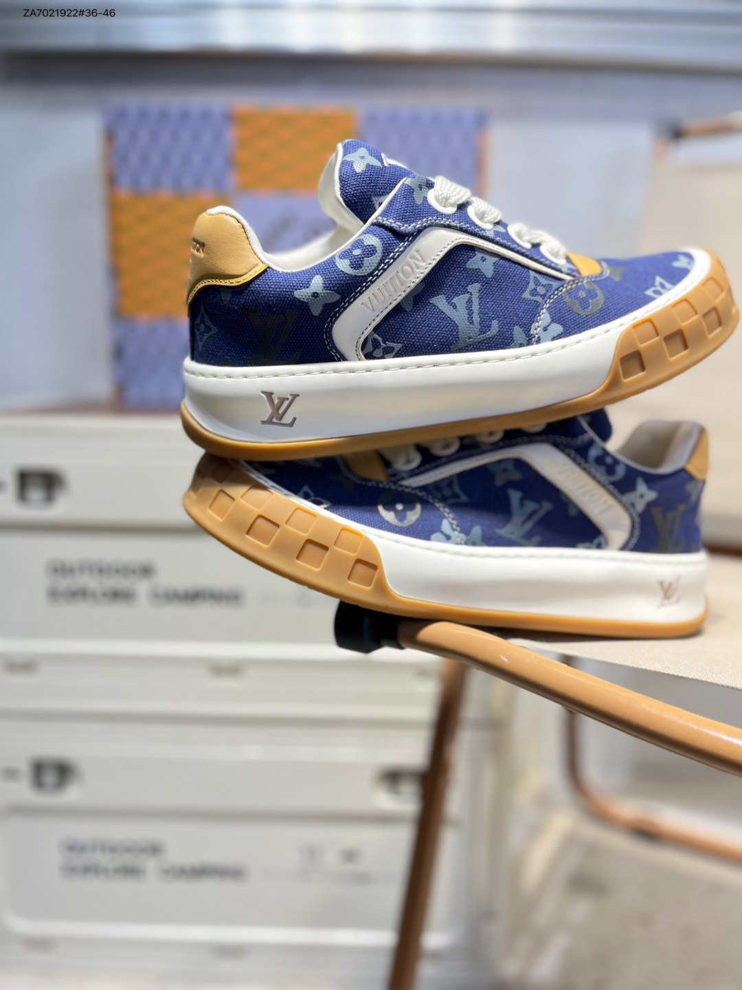 lv classic运动鞋 - lv |路易威登louis vuitton路易威登LV男鞋Classic运动鞋小牛皮字母休闲鞋白色1AHSTF 新款lv板鞋经典透气学生鞋防滑运动休闲鞋 小红书爆款户外百搭板鞋男,以光滑牛皮革塑造考究设计,可轻松融入各式造型.瞩目 LV 字母标注鞋侧,轻盈橡胶外底点缀 Vuitton 标识.素面牛皮革,鞋带,路易威登元素,橡胶外底点缀 Vuitton 标识,意大利制造.ZA7021922#36-46
