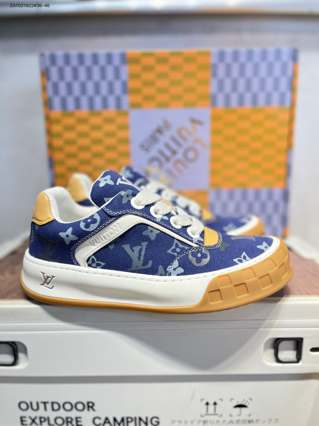 lv classic运动鞋 - lv |路易威登louis vuitton路易威登LV男鞋Classic运动鞋小牛皮字母休闲鞋白色1AHSTF 新款lv板鞋经典透气学生鞋防滑运动休闲鞋 小红书爆款户外百搭板鞋男,以光滑牛皮革塑造考究设计,可轻松融入各式造型.瞩目 LV 字母标注鞋侧,轻盈橡胶外底点缀 Vuitton 标识.素面牛皮革,鞋带,路易威登元素,橡胶外底点缀 Vuitton 标识,意大利制造.ZA7021922#36-46