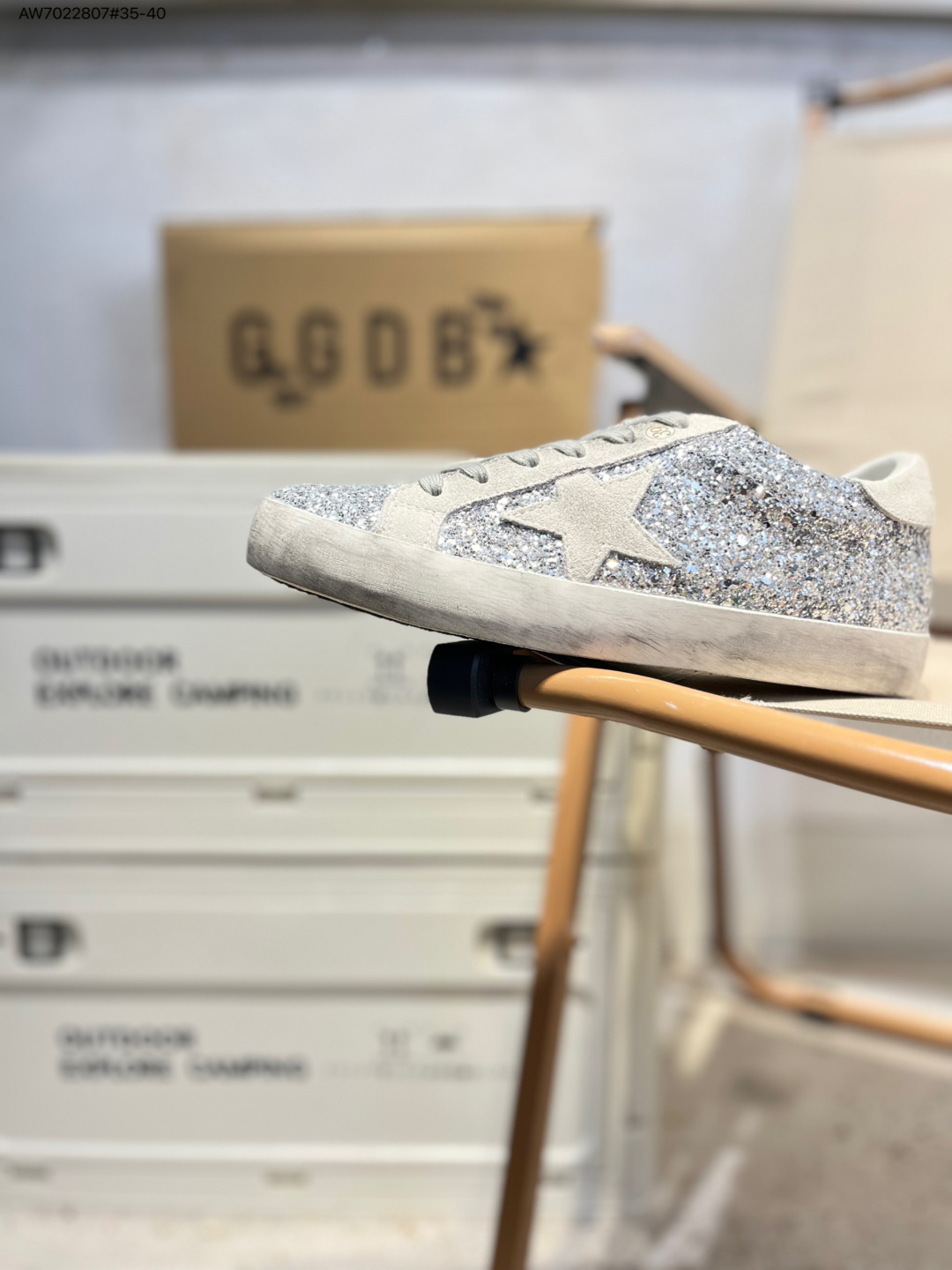 GGDB Golden Goose Super Star 小脏鞋运动鞋【莞产外贸板】 头层牛皮A级皮市面最顶级最性价比版本 欢迎各位外贸大佬拿样对比 ️ 火爆全网各路明星纷纷上脚,头层牛皮小脏鞋,顶级品质 全部细节官网同步 完美精细做工,全手工打磨做旧,自带3厘米内增高,巴黎时装周出镜率最高的小脏鞋.2020Golden Goose 官网同步上新,舒服不磨脚!G36WS602.A1 AW7022807#35-40