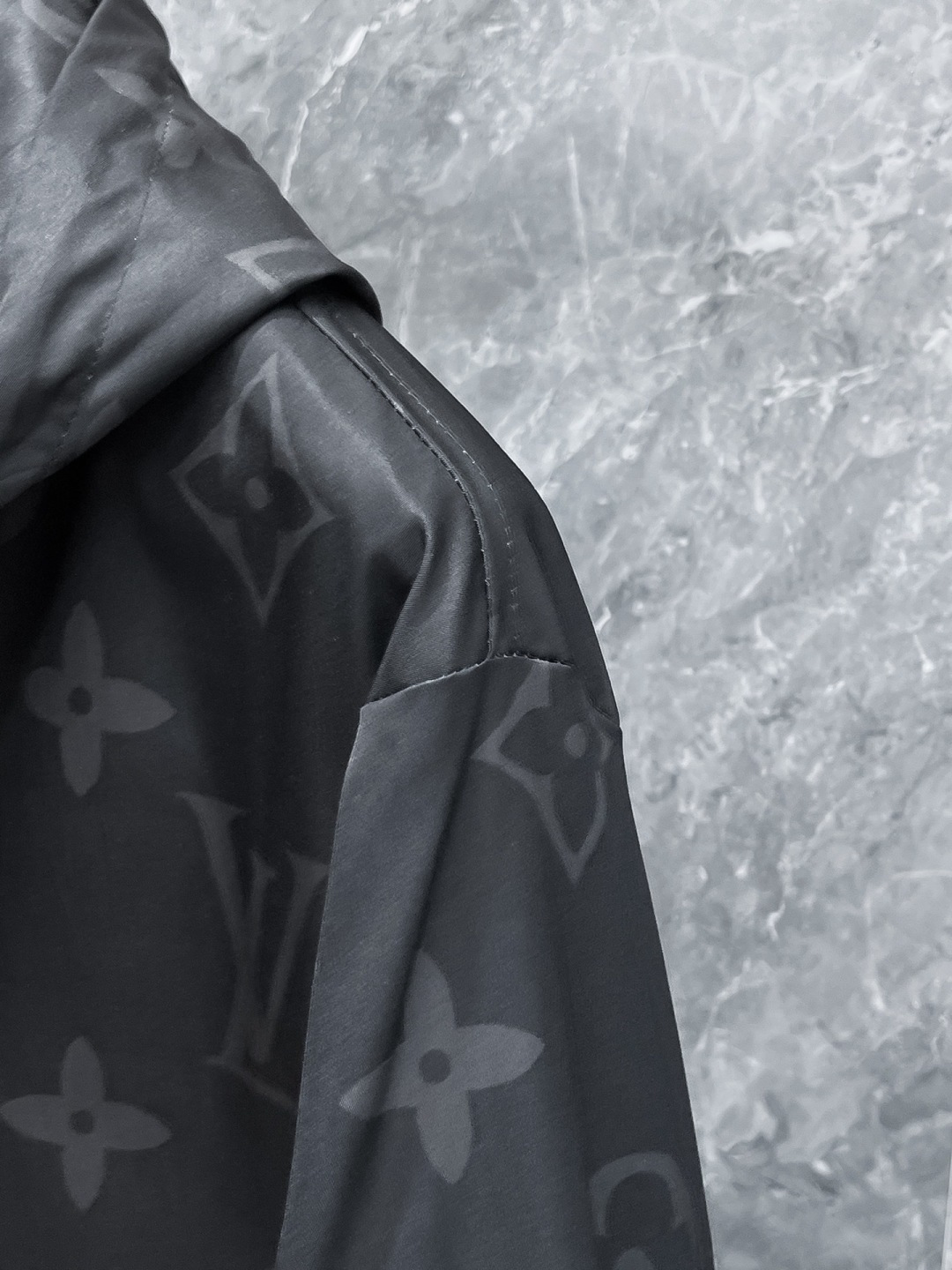 LV men Louis VuittonLV ， ！2026 New ， ！ ， ， ， 。 ！ ， ！ ：M 3XL 200 ， 。 — photo 4