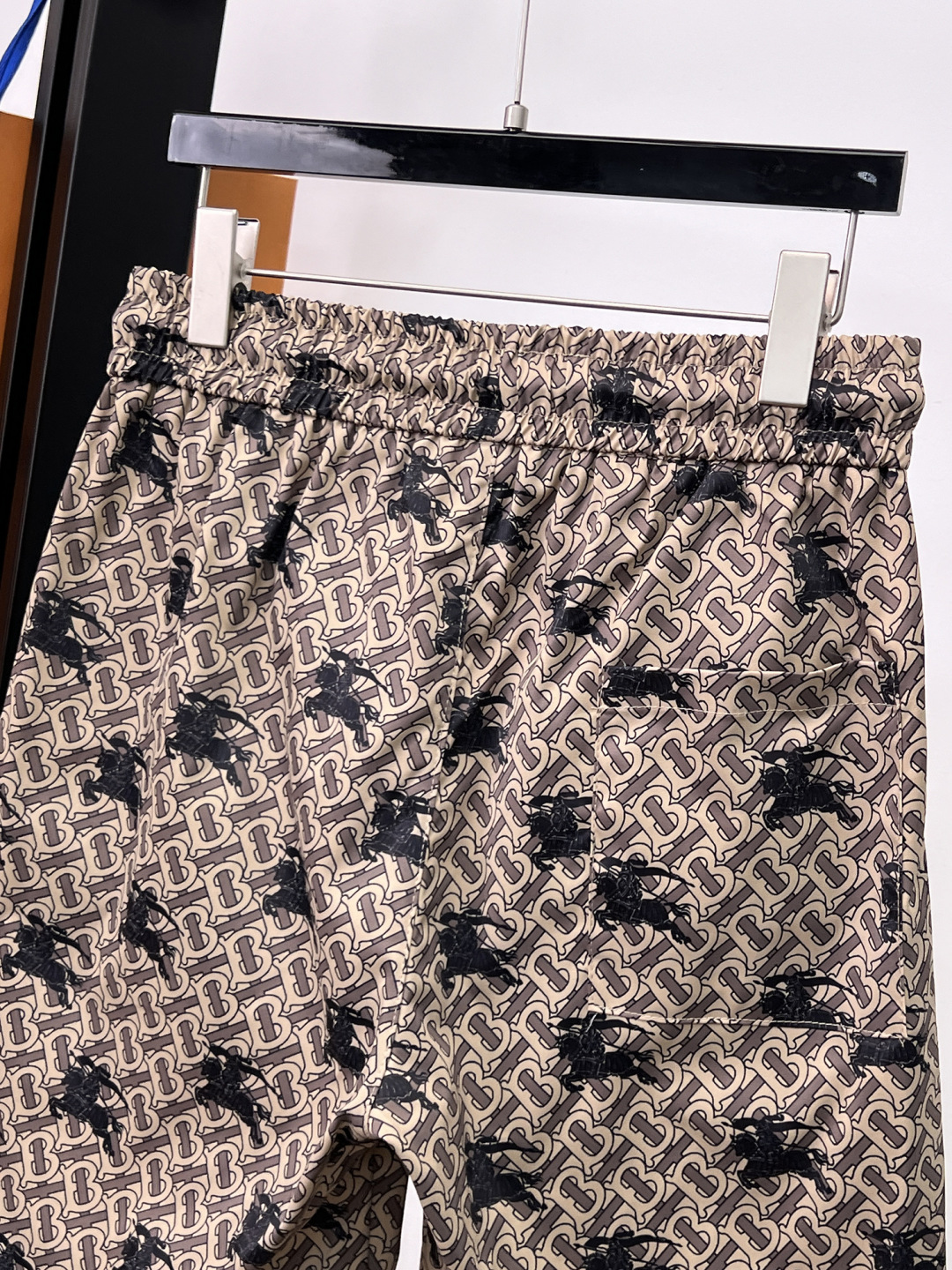 Burberry Monogram Print Cotton Blend Shorts Summer Casual 6 cmp i1745228981630 891 0 4