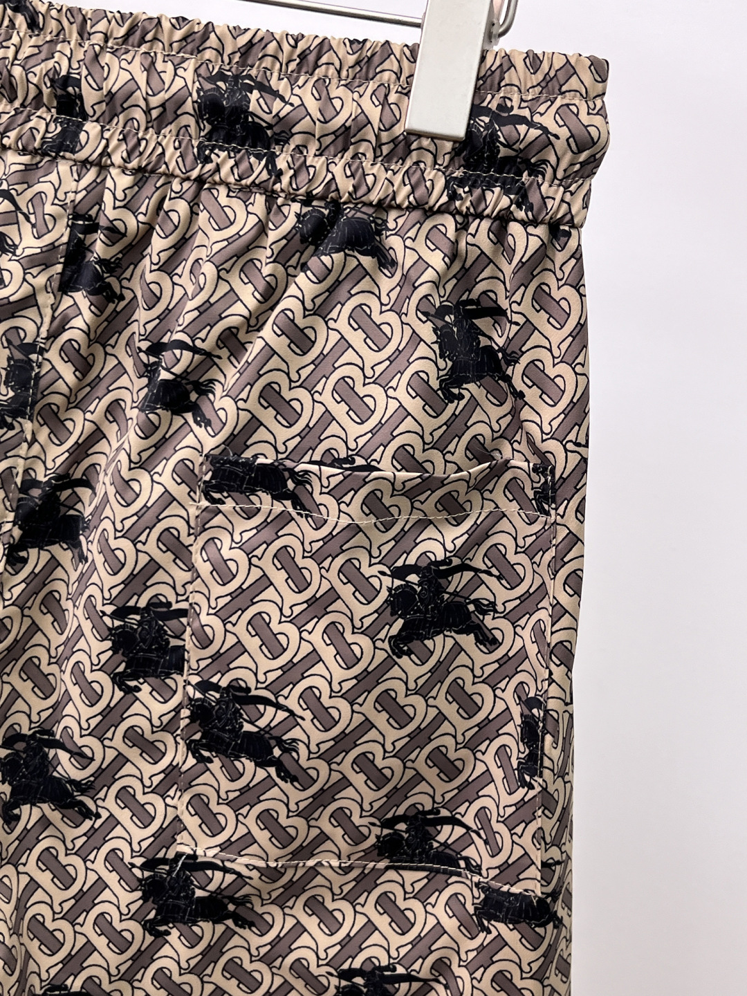 Burberry Monogram Print Cotton Blend Shorts Summer Casual 4 cmp i1745228989711 9006 0 2