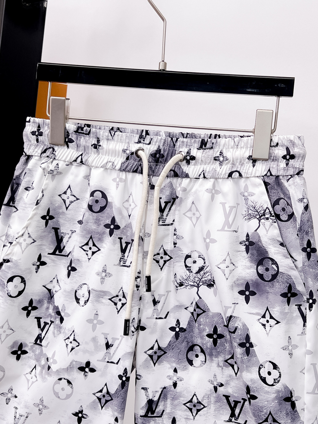 Louis Vuitton 2025 Summer Original Casual Shorts - Luxurious Comfort 11 cmp i1745229053976 9557 0 9