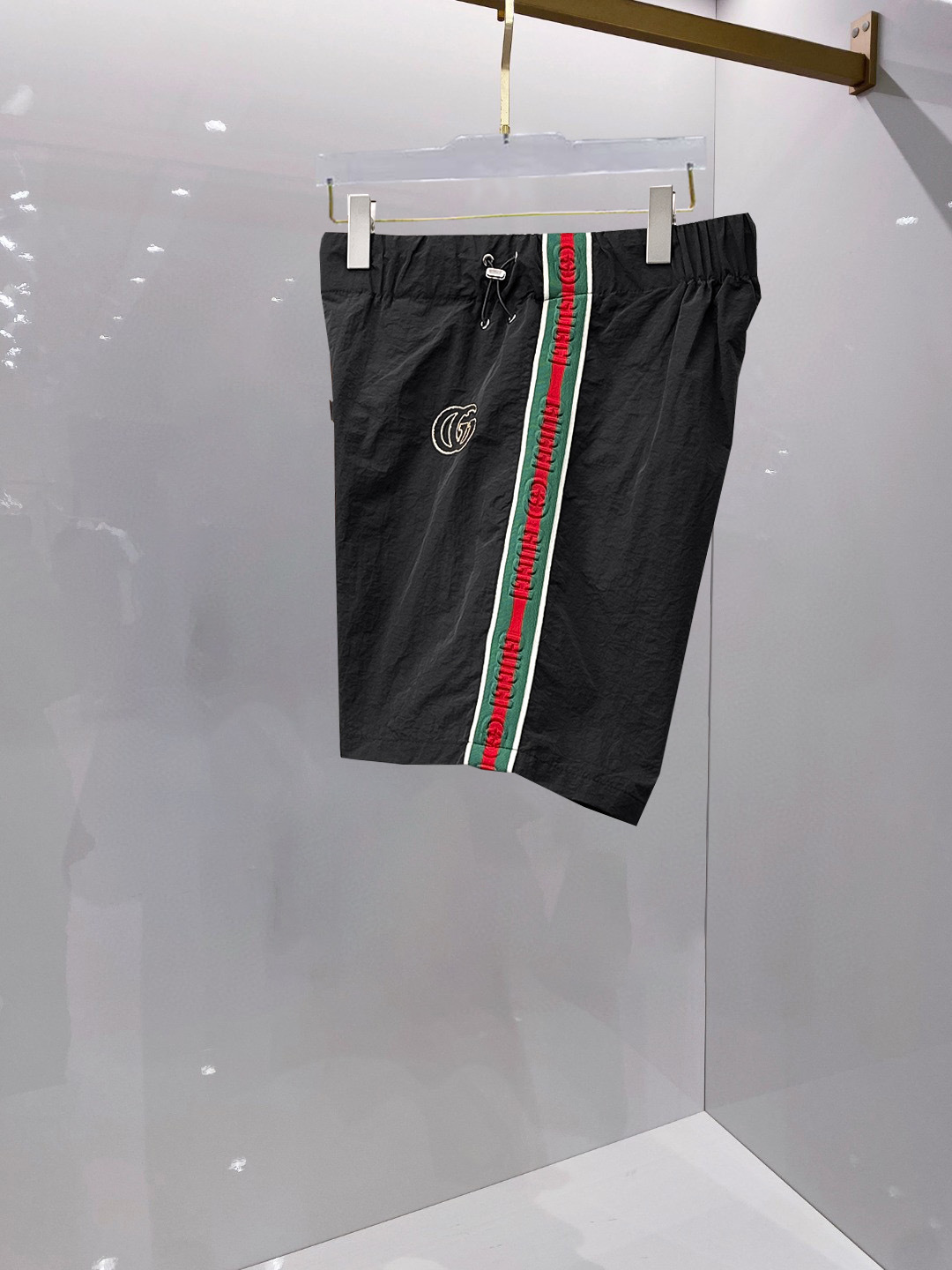 NO:459820,Gucci New summer original single counter casual shorts, luxury classic brand original LOGO accessories, hot-selling models for the counter, very comfortable to wear, low-key and luxurious, very classy when worn, no need to say much about the pants style and cutting, the upper body is exquisite and vivid, high-end and top-quality materials, truly palace-level casual pants, Turkish cotton quality, heavy washing makes the pants very soft!  Not picky about people, the upper body is absolutely stylish and extremely luxurious. Size M-3XL orders to report height and weight., gucci, shorts, alexander wang19860909古驰 夏季新款原单专柜休闲短裤,奢华经典品牌原版LOGO配饰 专柜热销款 身穿着非常舒适 低调不失奢华 穿出去非常有档次 裤型款式和裁剪亦无需多言 上身精致跃然高档一等一顶级质料 真正殿堂级的休闲裤 选用土耳其的棉花品质卓然,经过重水洗使得裤子很柔软！不挑人 上身绝对的有型 极度奢华. 尺码M-3XL下单报身高体重.,,gucci,shorts,alexander wang,Men's clothing