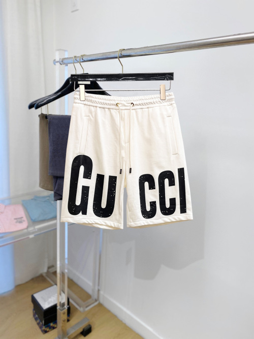 Gucci Zomerse Casual Shorts met Logo - Exclusieve Designer Korte Broek 1 Gucci Zomerse Casual Shorts met Logo - Exclusieve Designer Korte Broek