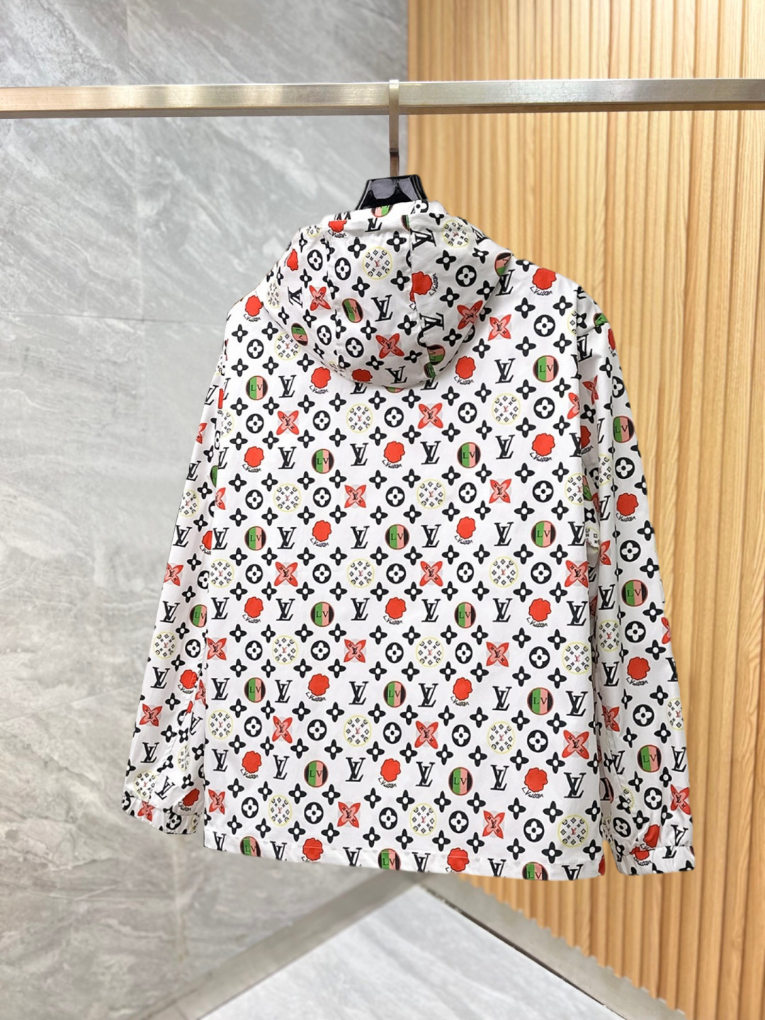 LV men Louis VuittonLV 2026 ， ， ，n ， ， ， ， 。 ：M 3XL — photo 2