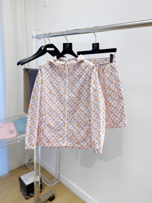 Louis Vuitton Summer Sunscreen Suit: Lightweight Jacket & Shorts Set 1 Louis Vuitton Summer Sunscreen Suit: Lightweight Jacket & Shorts Set