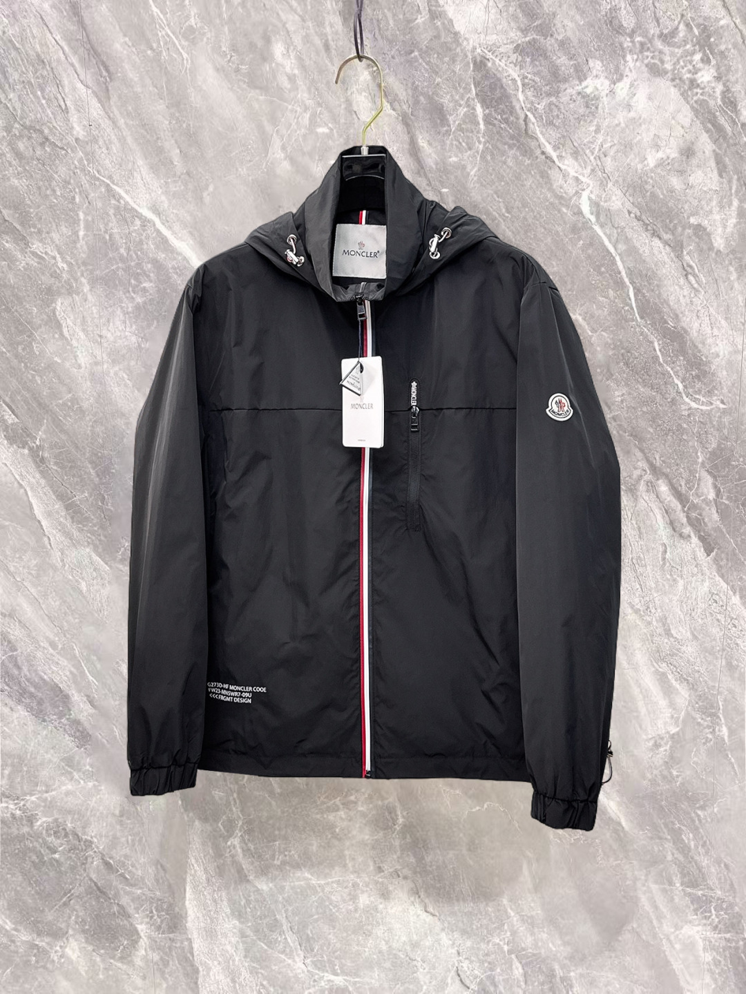 NO:732243,Mengkou, complete with three labels, the latest high-end customized jackets and coats in the counter for spring and autumn 2026, brand letter logo pattern, unique style zipper pocket design, hardware accessories logo, using counter-customized fabrics, the most popular fashion style elements, the upper body effect is super handsome!  Size M-XXXL Please state your height and weight when ordering,,Moncler,jackets & coats,jackets & coats,19860909蒙口 三标齐全,专柜同步2026春秋最新高端定制夹克外套,品牌字母标志图案,独特风格拉链口袋设计,五金配件Logo标志,采用专柜定制面料,最流行时尚风格元素路线,上身效果超帅气！码数M-XXXL下单报身高体重,,Moncler,jackets & coats,jackets & coats,,Men's clothing