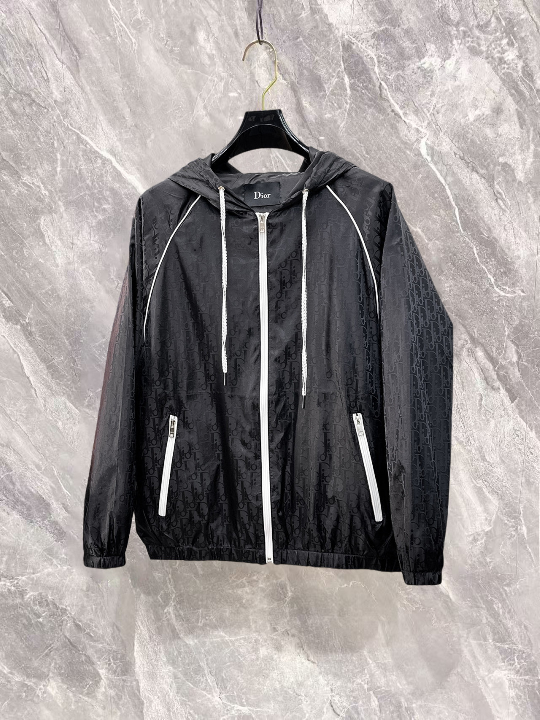 NO:732257,Dior has all three labels, and the counter has the latest high-end customized jackets for spring and autumn 2026, brand letter logo pattern, unique style zipper pocket design, hardware accessories logo, using counter custom fabrics, the most popular fashion style elements, and the upper body effect is super handsome!  Size M-XXXL Please state your height and weight when ordering,,dior,jackets & coats,jackets & coats,19860909迪奥 三标齐全,专柜同步2026春秋最新高端定制夹克外套,品牌字母标志图案,独特风格拉链口袋设计,五金配件Logo标志,采用专柜定制面料,最流行时尚风格元素路线,上身效果超帅气！码数M-XXXL下单报身高体重,,dior,jackets & coats,jackets & coats,,Men's clothing