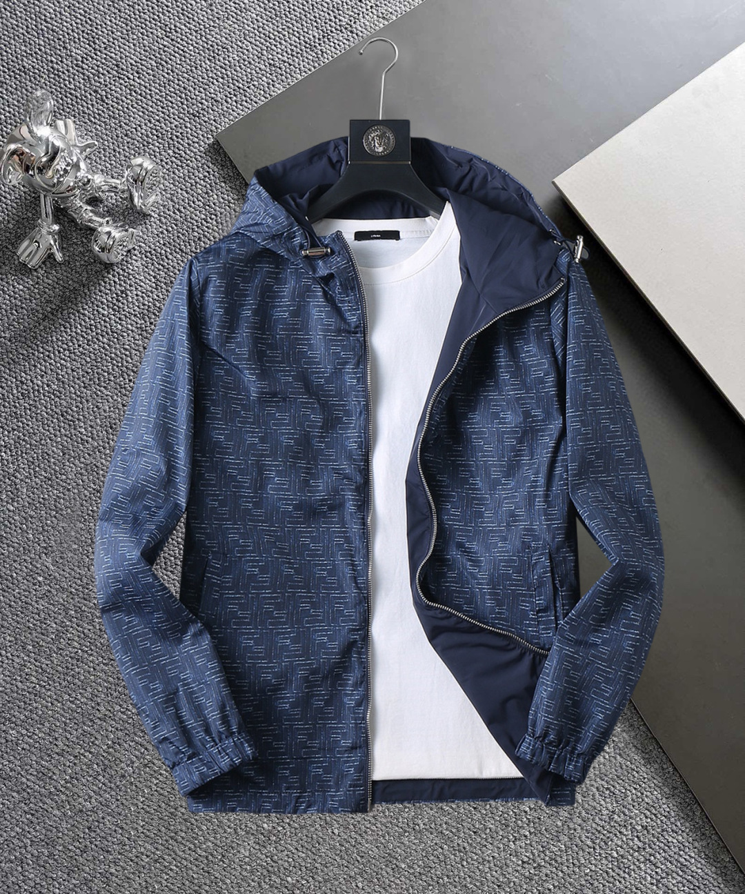 P230 Fendi mismo modelo que en la web oficial, con las tres etiquetas completas, lanzamiento anticipado. Chaqueta de ho…