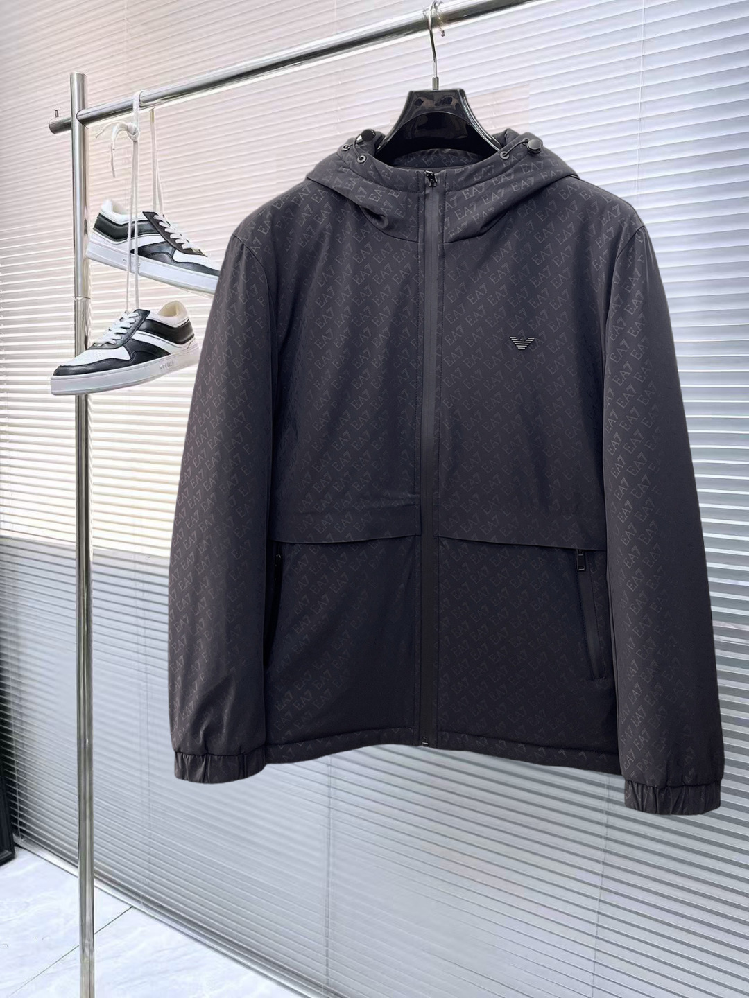 _daE9s5XL_mB8K--uqF9HhyaVWolafDBfaGL-sAA