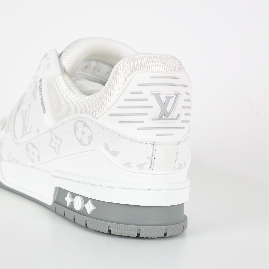 550 Lv Trainer X1 Max 版本 高奢经典巅峰 限定白皮 东莞纯原顶级高端复刻
