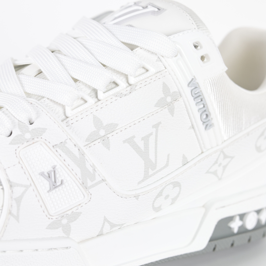 550 Lv Trainer X1 Max 版本 高奢经典巅峰 限定白皮 东莞纯原顶级高端复刻