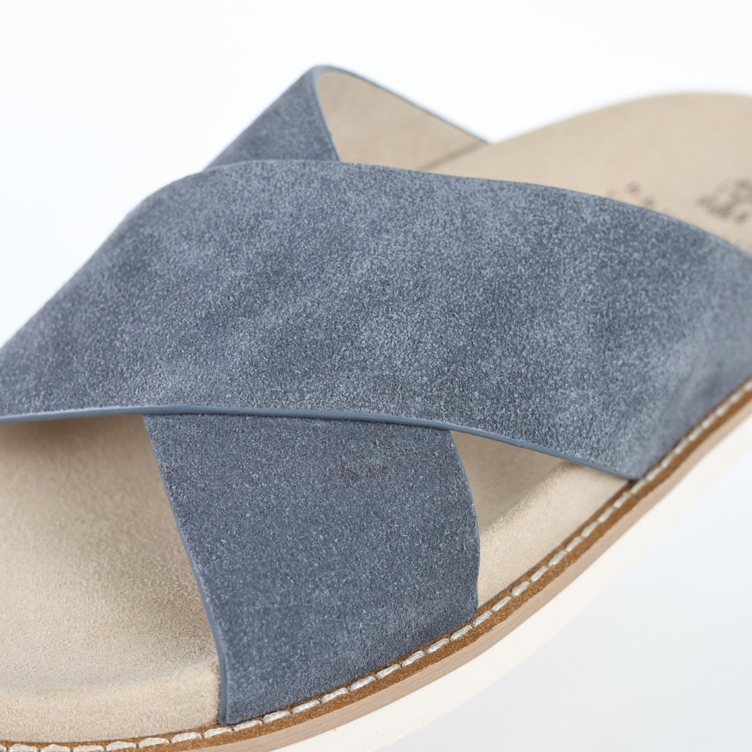 X1 版本 Brunello Cucinelli 绒面革 bc交叉拖 灰色鞋面甄选进口牛反绒皮打造，深棕