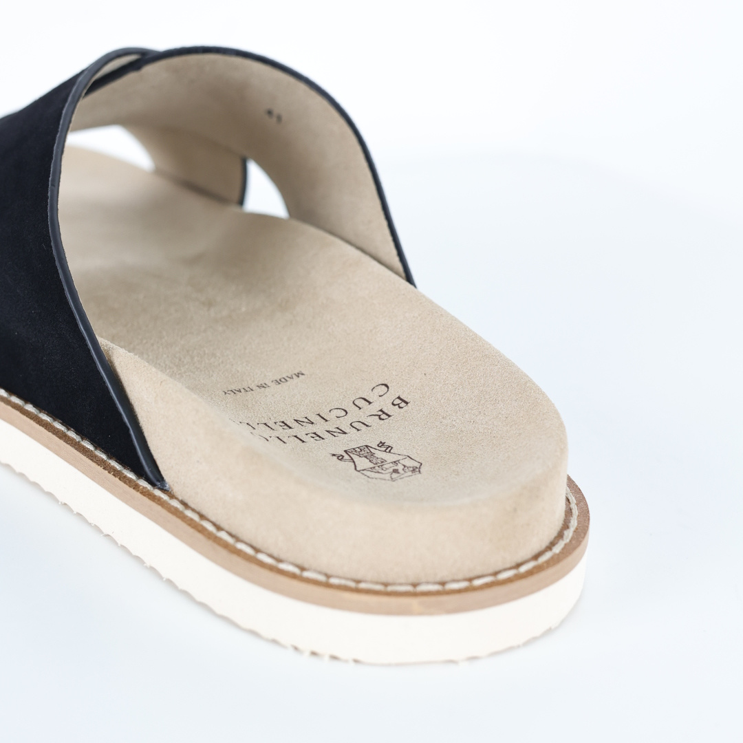 X1 版本 Brunello Cucinelli 绒面革 Bc交叉拖 黑色鞋面甄选进口牛反绒皮打造，深棕