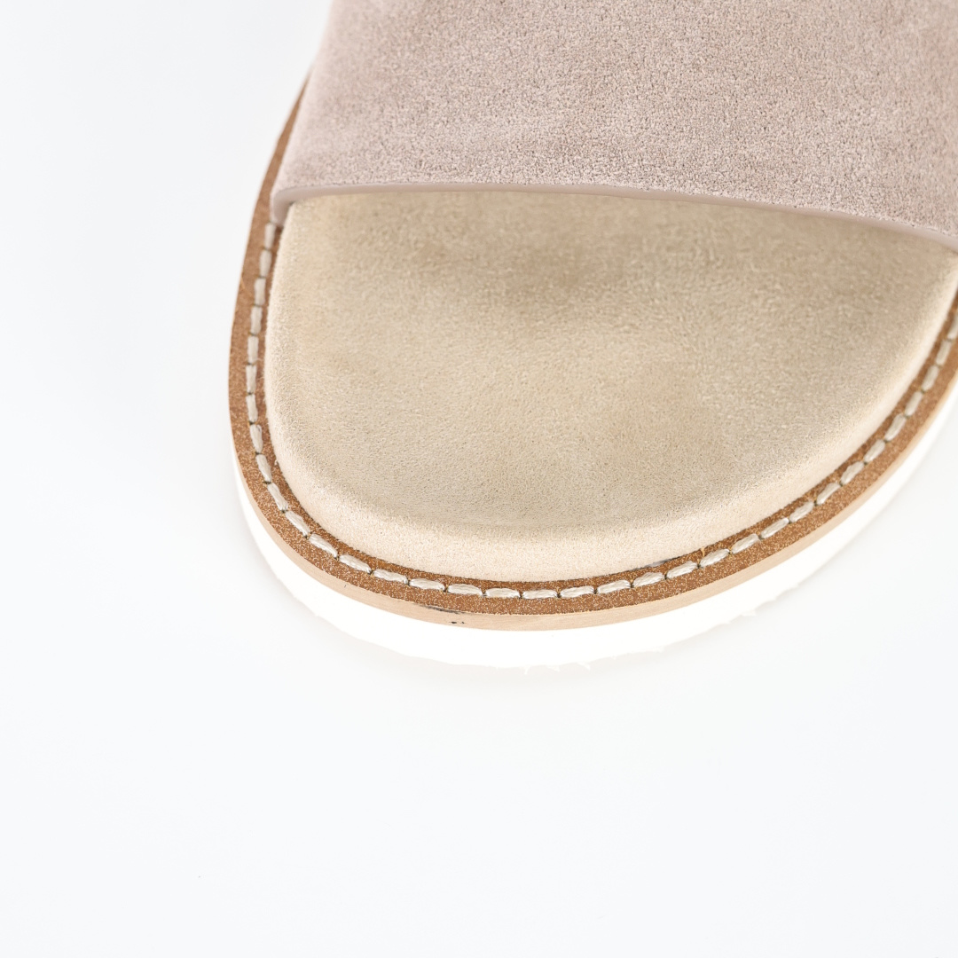 X1 版本 Brunello Cucinelli 绒面革 一字拖 栗色鞋面甄选进口牛反绒皮打造，深棕色绒