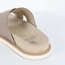 X1 版本 Brunello Cucinelli 绒面革 Bc交叉拖 沙色鞋面甄选进口牛反绒皮打造,深棕 X1 版本 Brunello Cucinelli 绒面革 Bc交叉拖 沙色鞋面甄选进口牛反绒皮打造,深棕