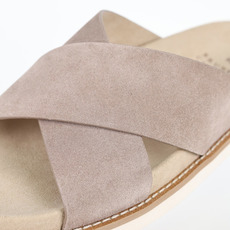 X1 版本 Brunello Cucinelli 绒面革 Bc交叉拖 沙色鞋面甄选进口牛反绒皮打造,深棕 X1 版本 Brunello Cucinelli 绒面革 Bc交叉拖 沙色鞋面甄选进口牛反绒皮打造,深棕