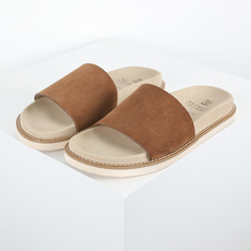 X1 版本 Brunello Cucinelli 绒面革 一字拖 栗色鞋面甄选进口牛反绒皮打造,深棕色绒 X1 版本 Brunello Cucinelli 绒面革 一字拖 栗色鞋面甄选进口牛反绒皮打造,深棕色绒