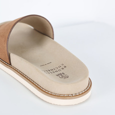 X1 版本 Brunello Cucinelli 绒面革 一字拖 栗色鞋面甄选进口牛反绒皮打造,深棕色绒 X1 版本 Brunello Cucinelli 绒面革 一字拖 栗色鞋面甄选进口牛反绒皮打造,深棕色绒